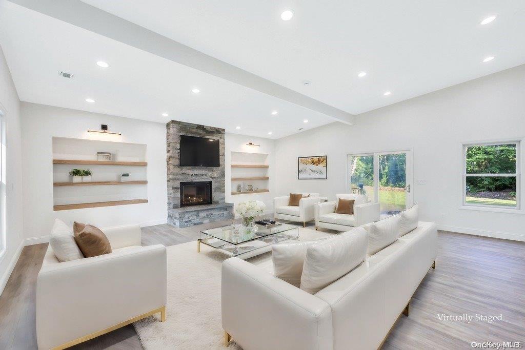 #1 photo, 14 Ivy Hill Road, 東長島 Oakdale , NY 11769