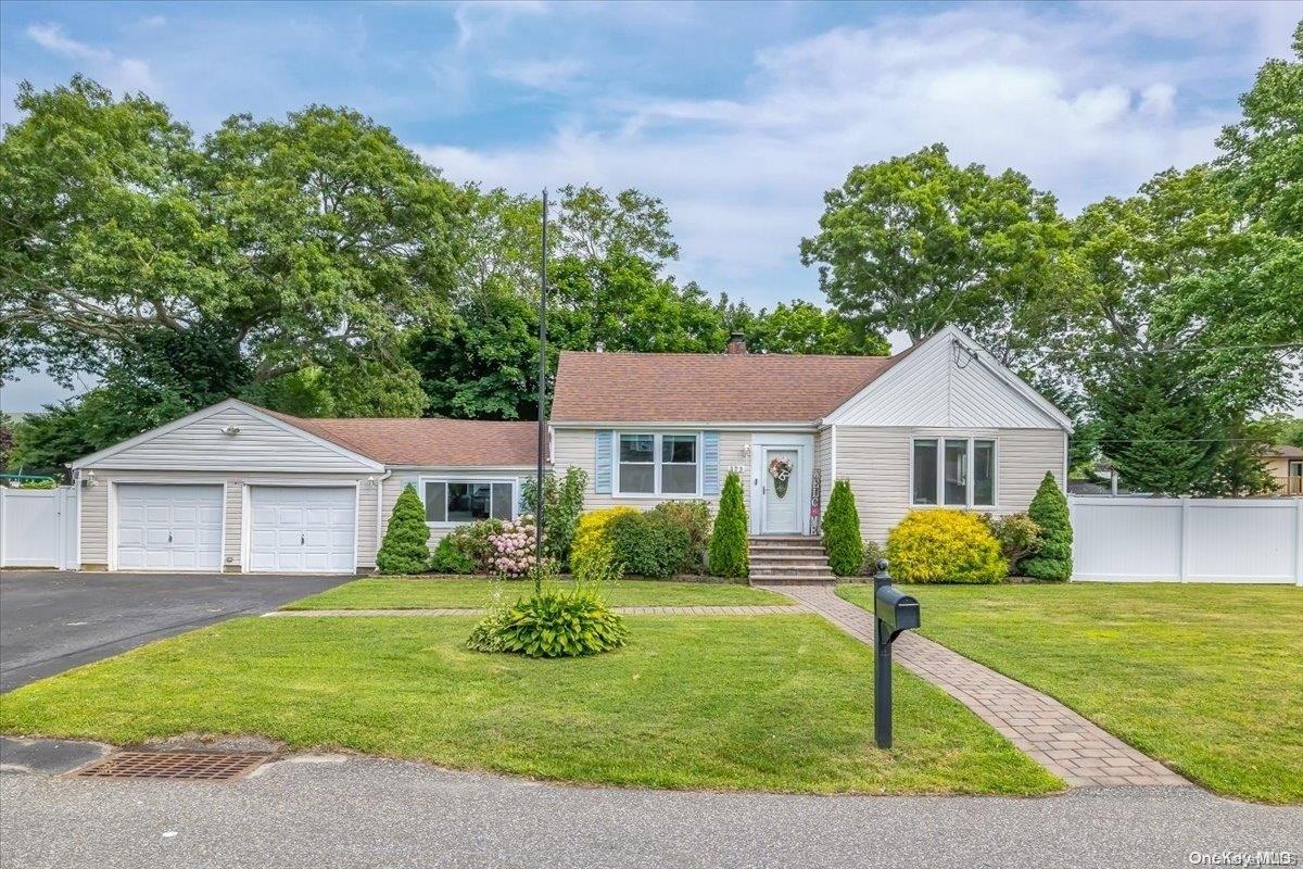 #1 photo, 173 Leonard Street, サフォーク郡 Holbrook , NY 11741