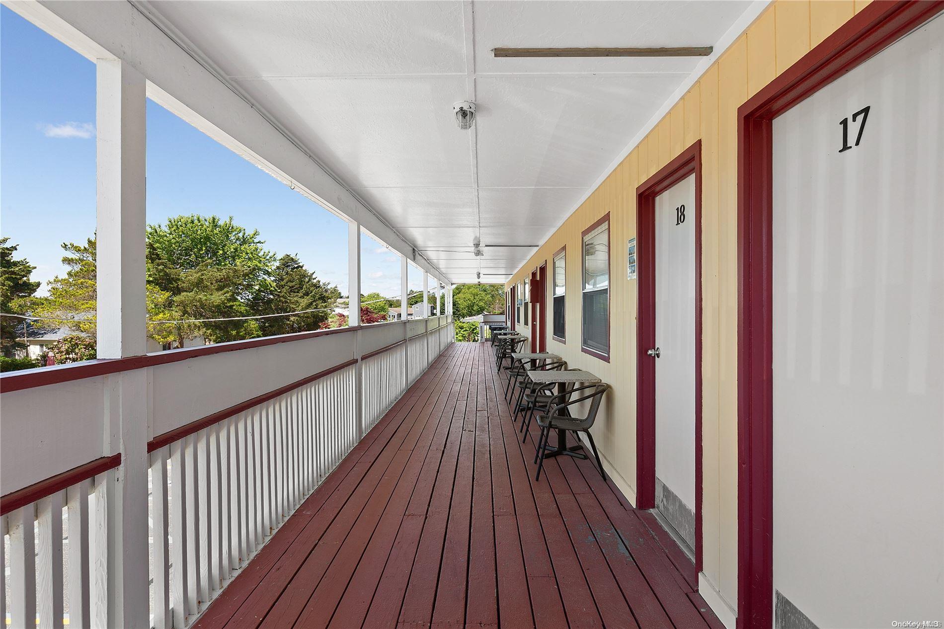 #10 photo, 72 Foster Avenue, サフォーク郡 Hampton Bays , NY 11946