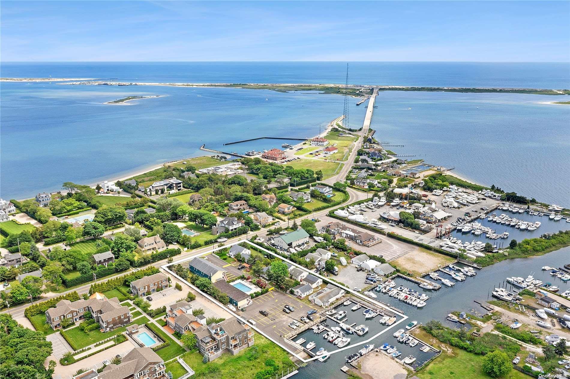 #12 photo, 72 Foster Avenue, サフォーク郡 Hampton Bays , NY 11946