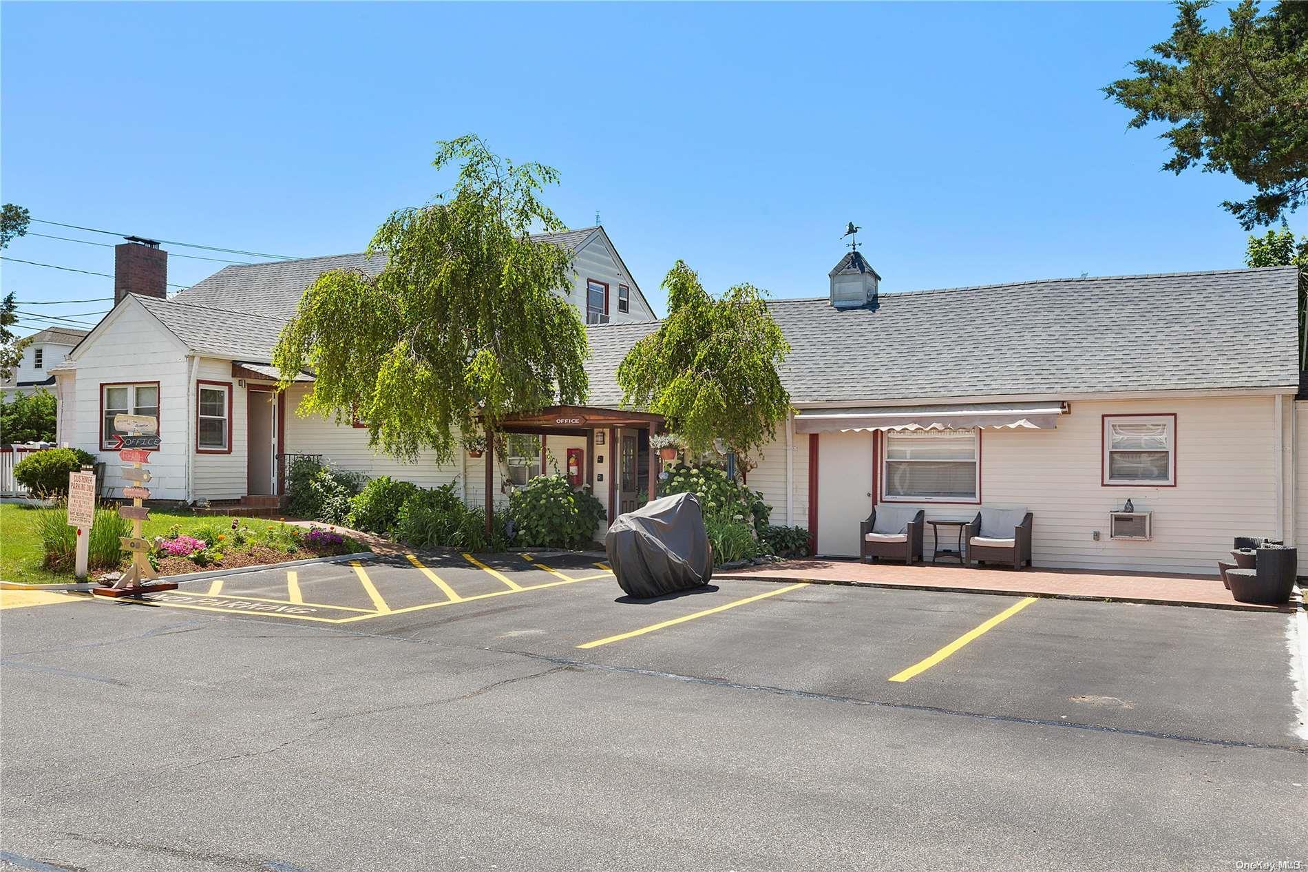 #18 photo, 72 Foster Avenue, サフォーク郡 Hampton Bays , NY 11946