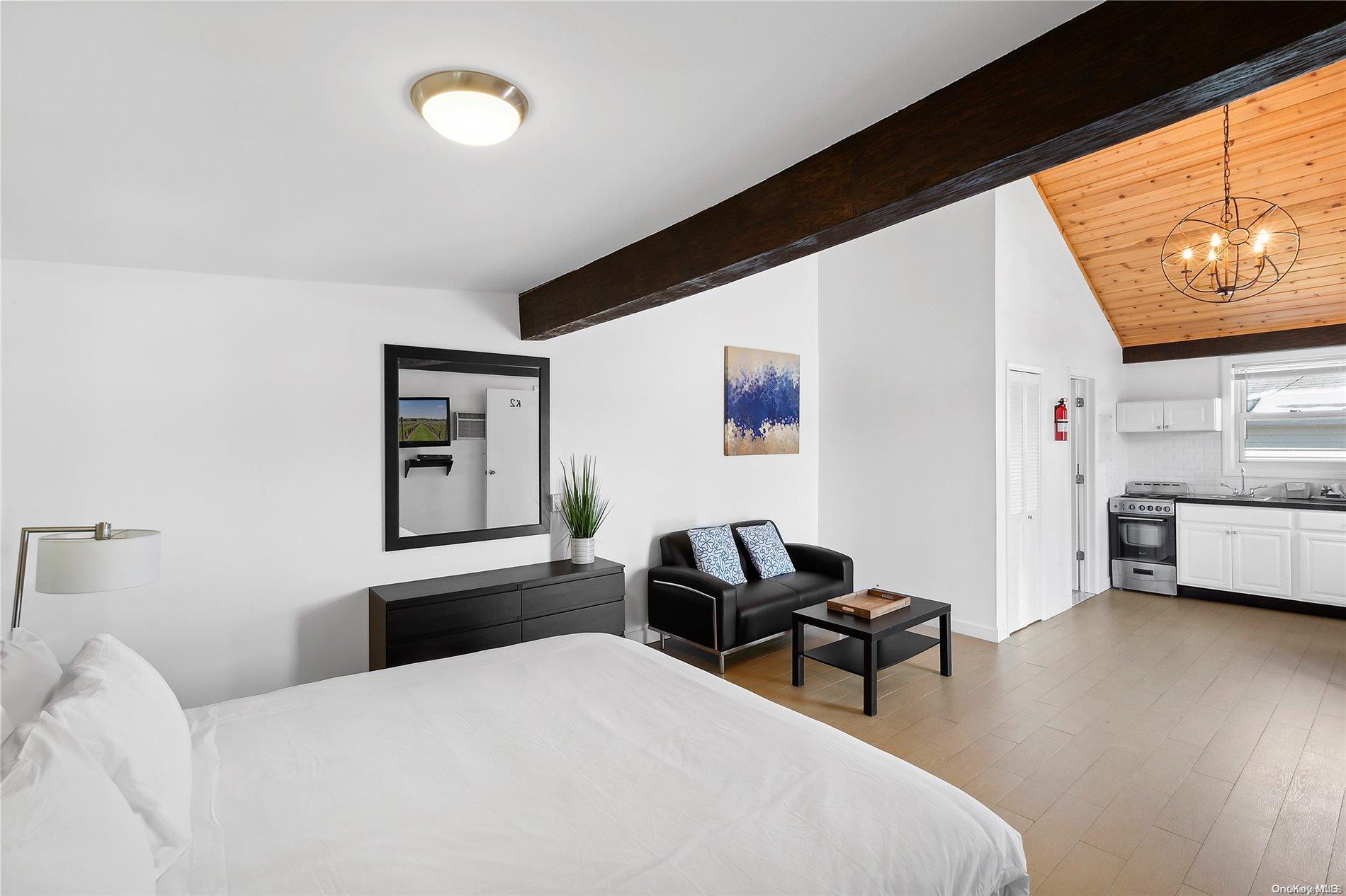 #7 photo, 72 Foster Avenue, サフォーク郡 Hampton Bays , NY 11946