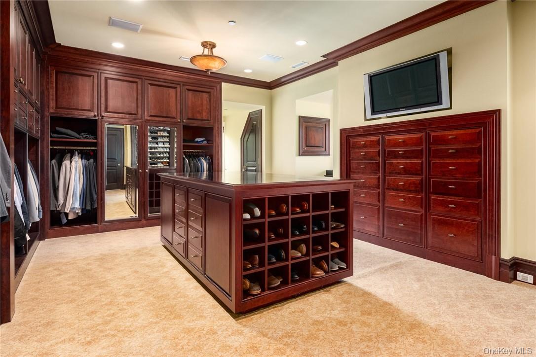 #16 photo, 17 Cowdray Park Drive, Armonk , NY 10504