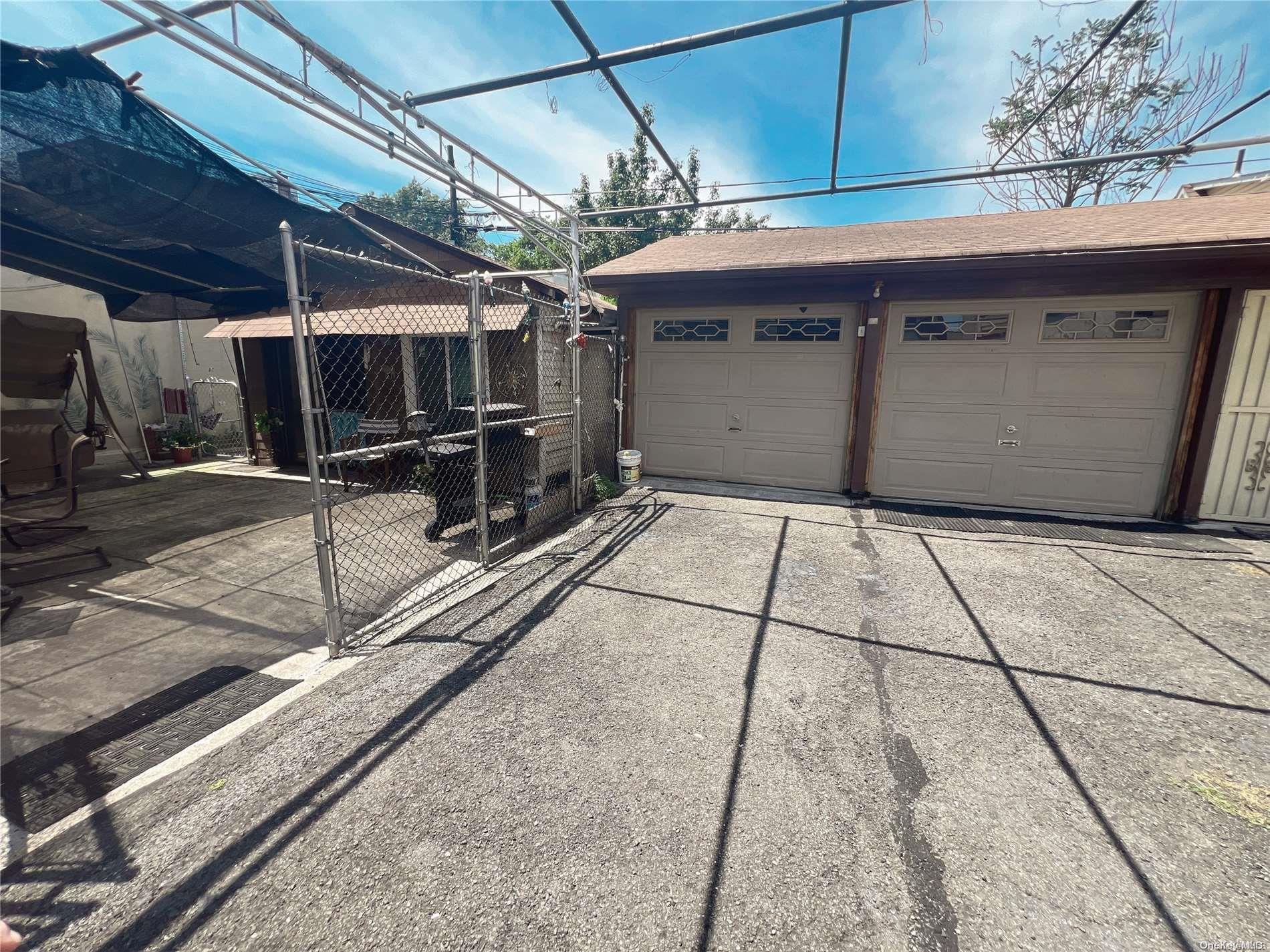 #3 photo, 23-58 38th Street, クイーンズ区 Long Island City , NY 11105