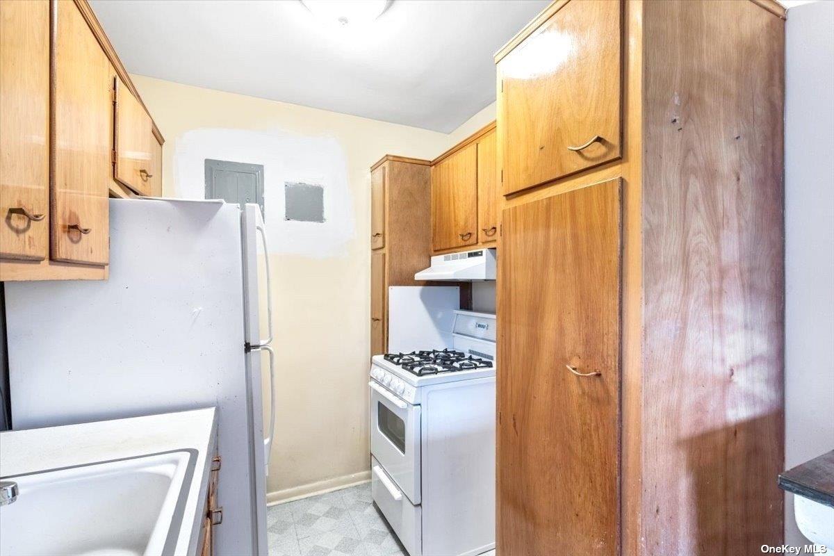 #10 photo, 99-35 59 Avenue, Corona , NY 11368