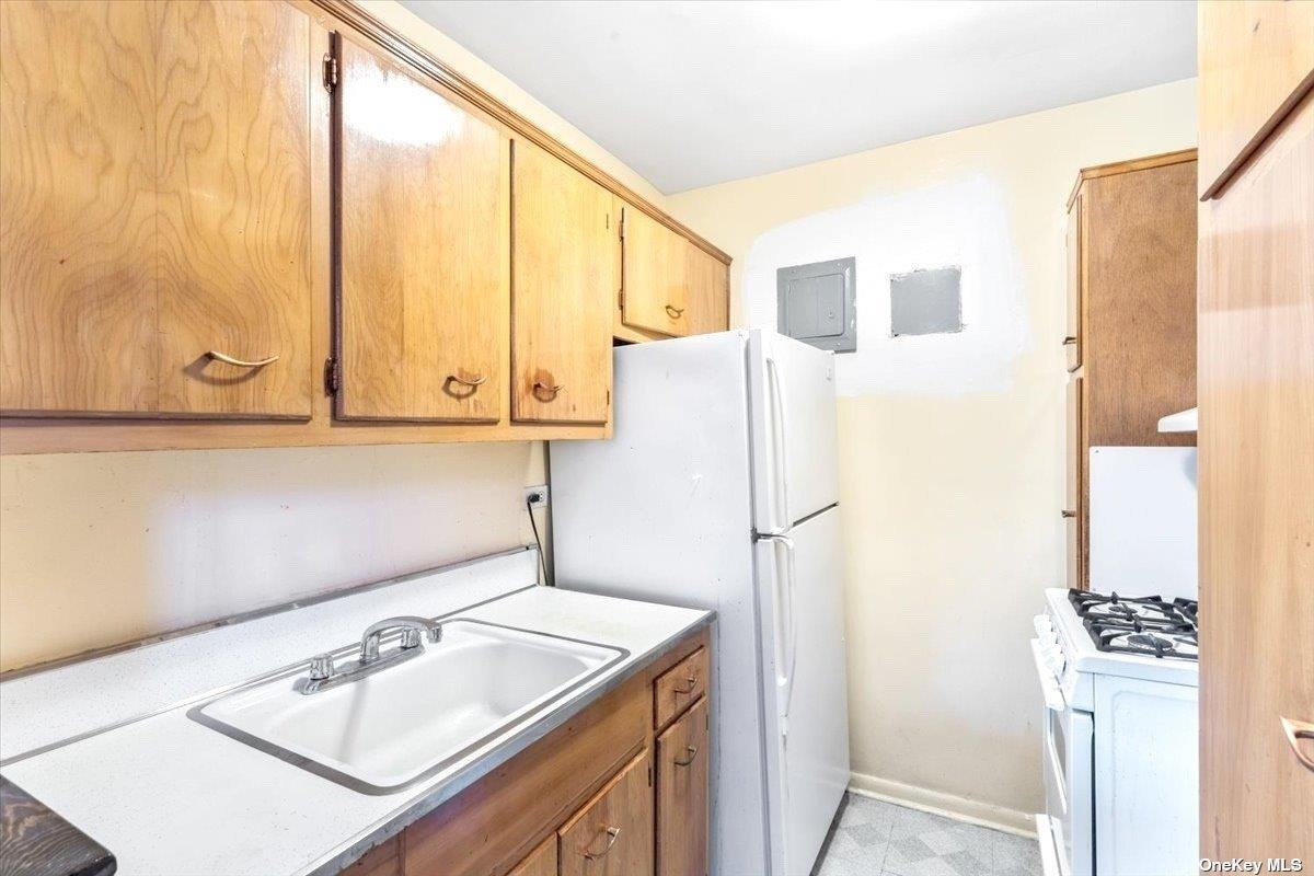 #11 photo, 99-35 59 Avenue, Corona , NY 11368