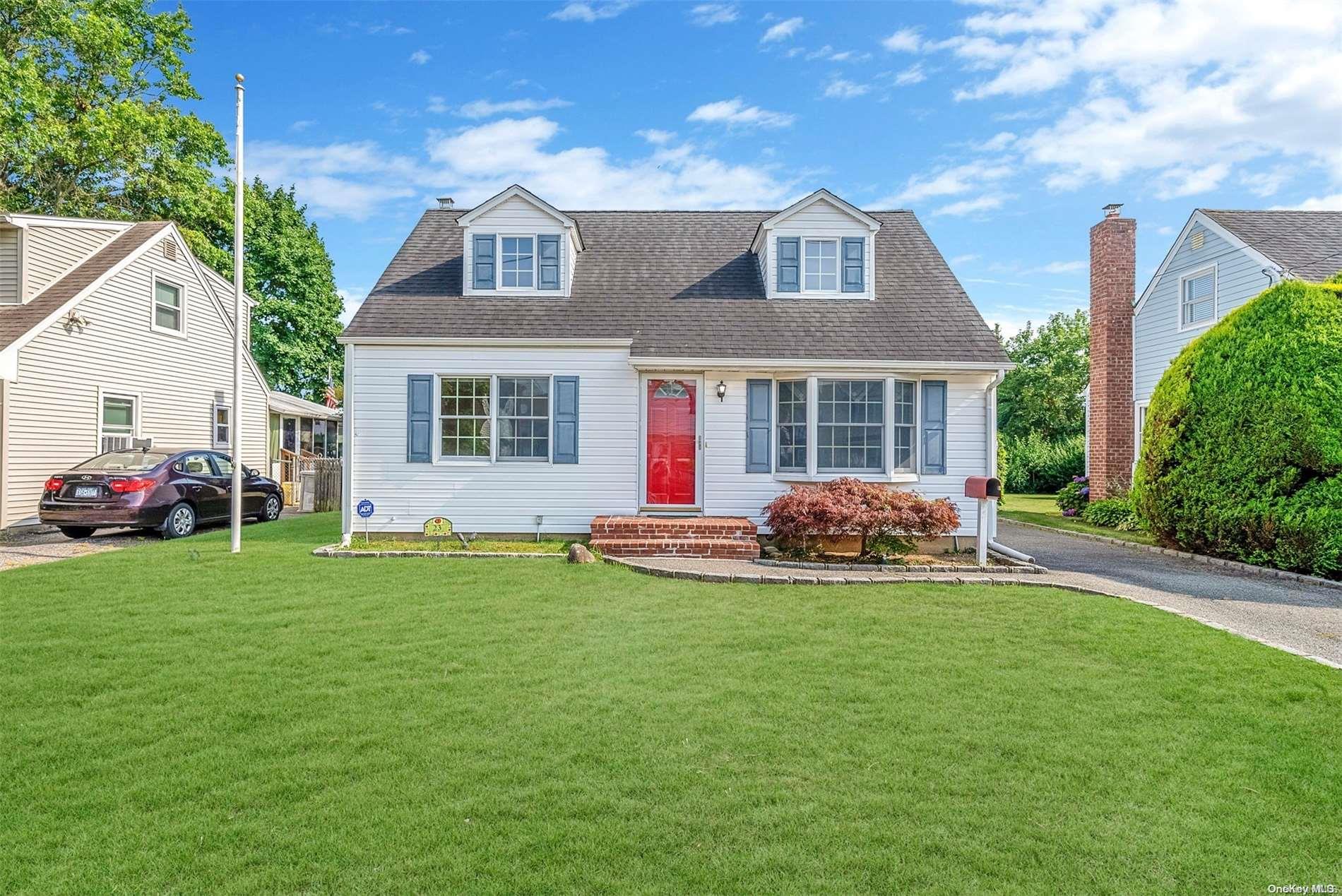 #1 photo, 23 Nassau Avenue, מחוז נסאו Plainview , NY 11803