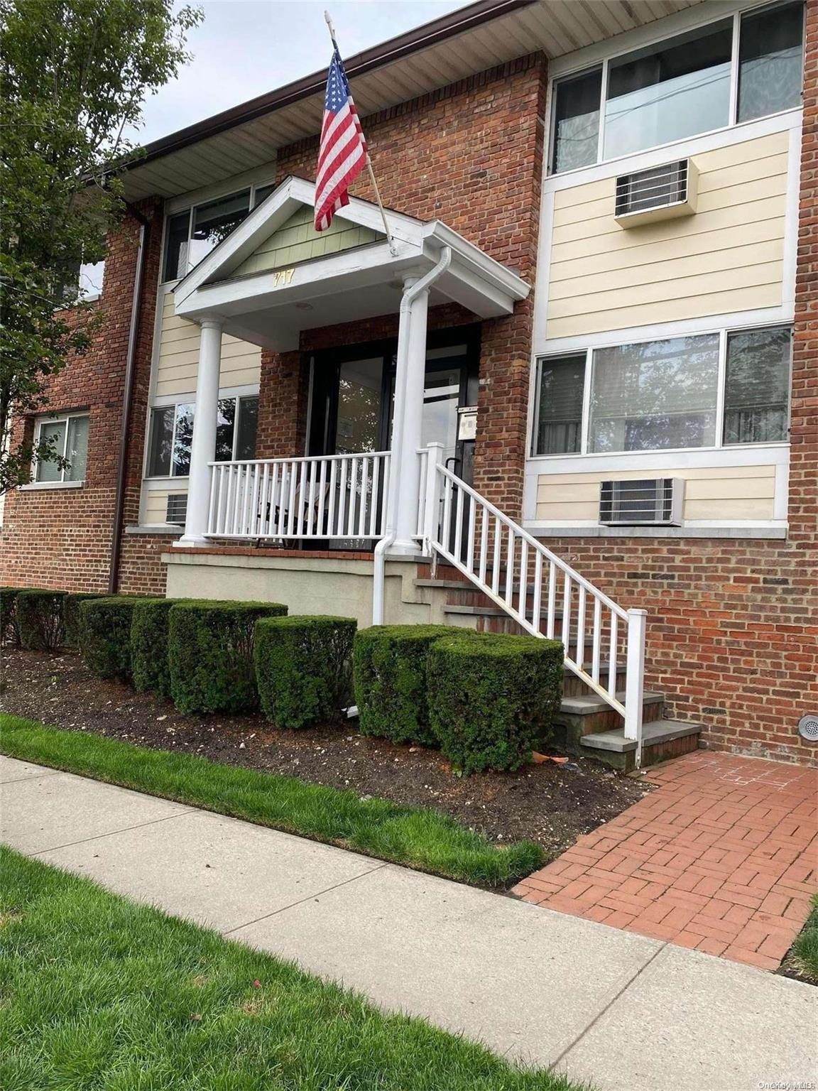 #1 photo, 717 Willis Avenue, ناسو Williston Park , NY 11596