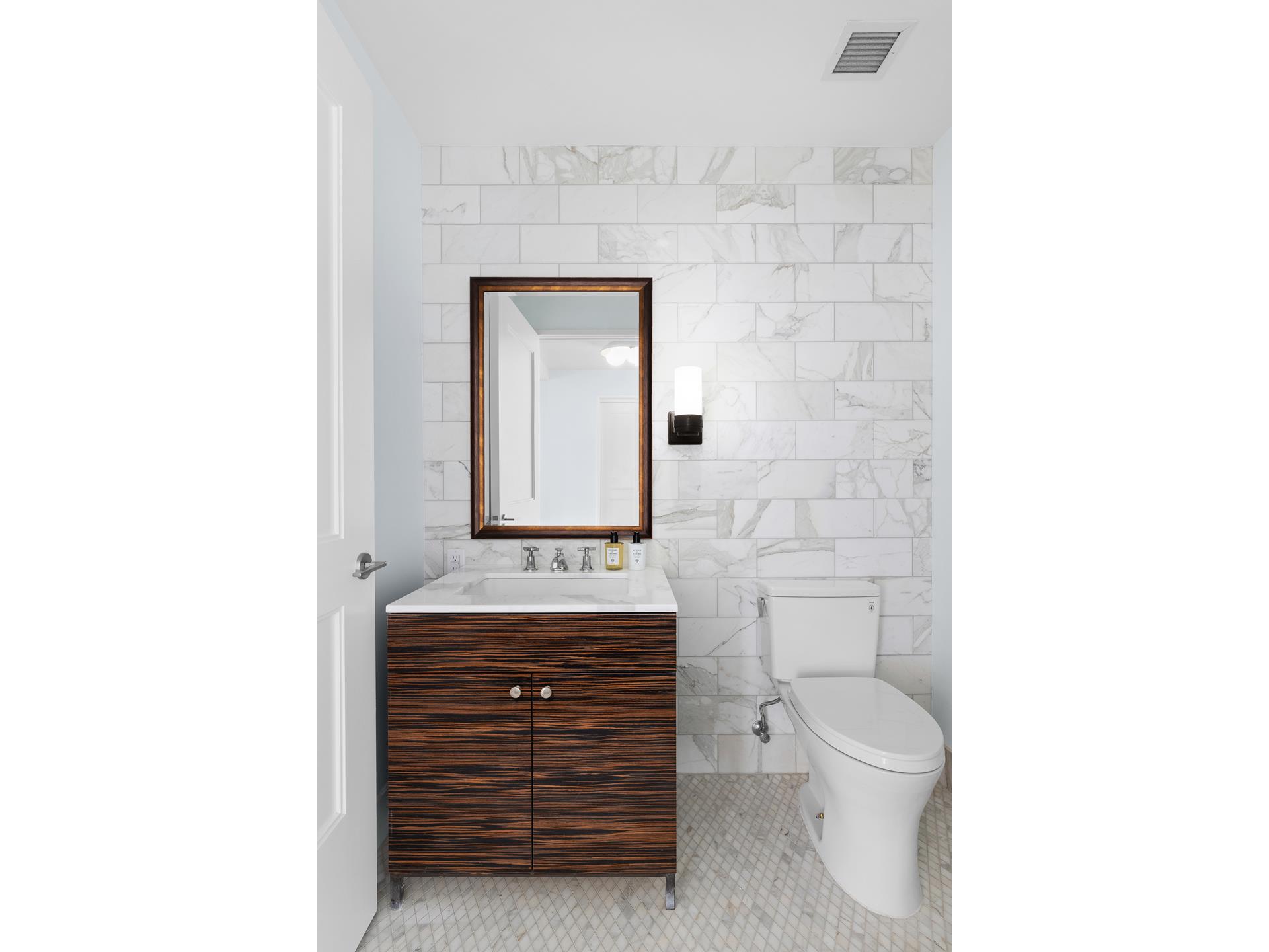 #12 photo, 220 E 20TH Street, マンハッタン Gramercy Park , NY 10003