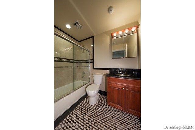 #11 photo, 5000 Townhouse Drive, サフォーク郡 Coram , NY 11727