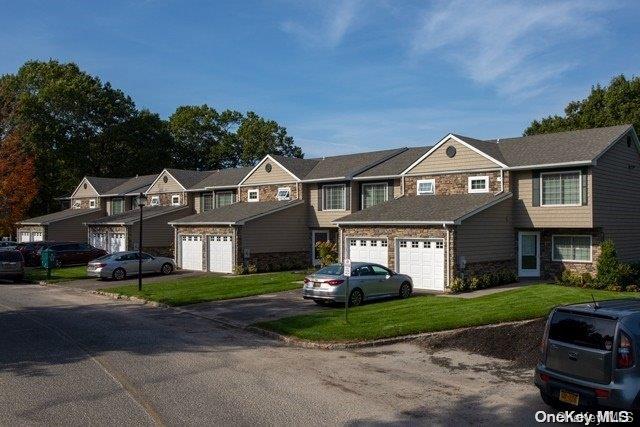 #2 photo, 5000 Townhouse Drive, サフォーク郡 Coram , NY 11727