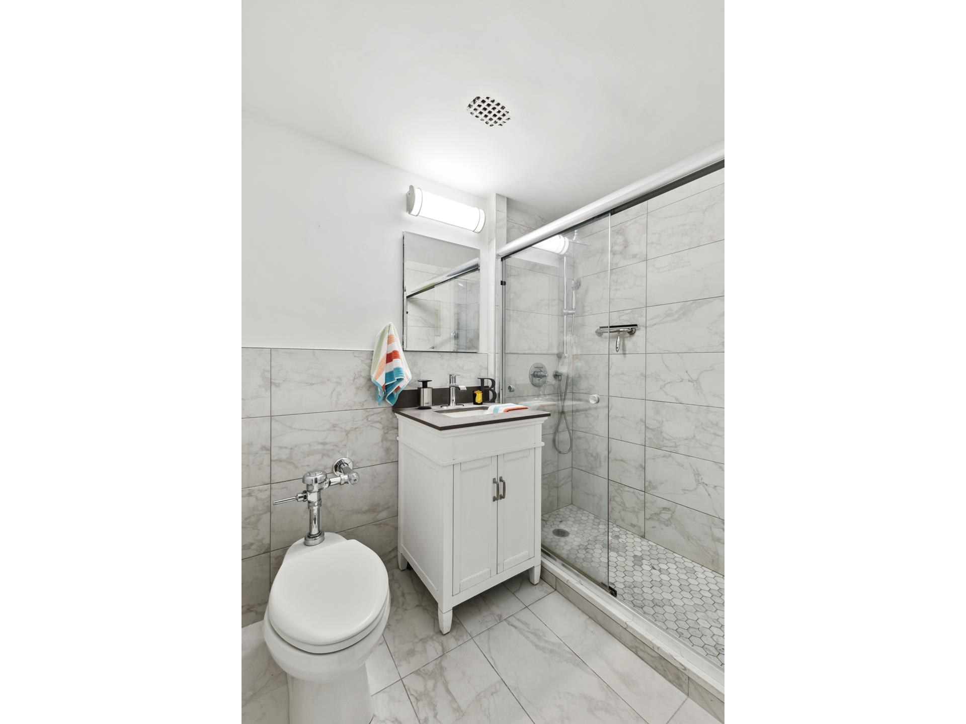 #4 photo, 465 W 23RD Street, マンハッタン Chelsea , NY 10011