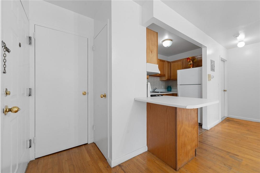 #12 photo, 731 E 181 Street, Бронкс ‖ Bronx , NY 10457