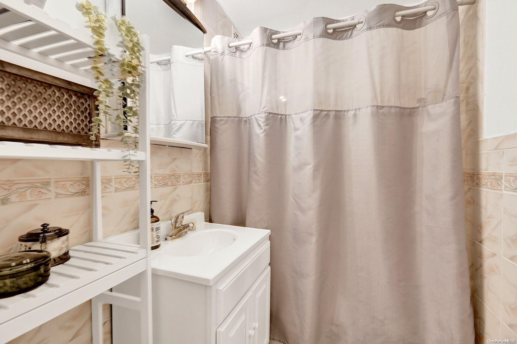 #12 photo, 1200 E 53, Brooklyn , NY 11234