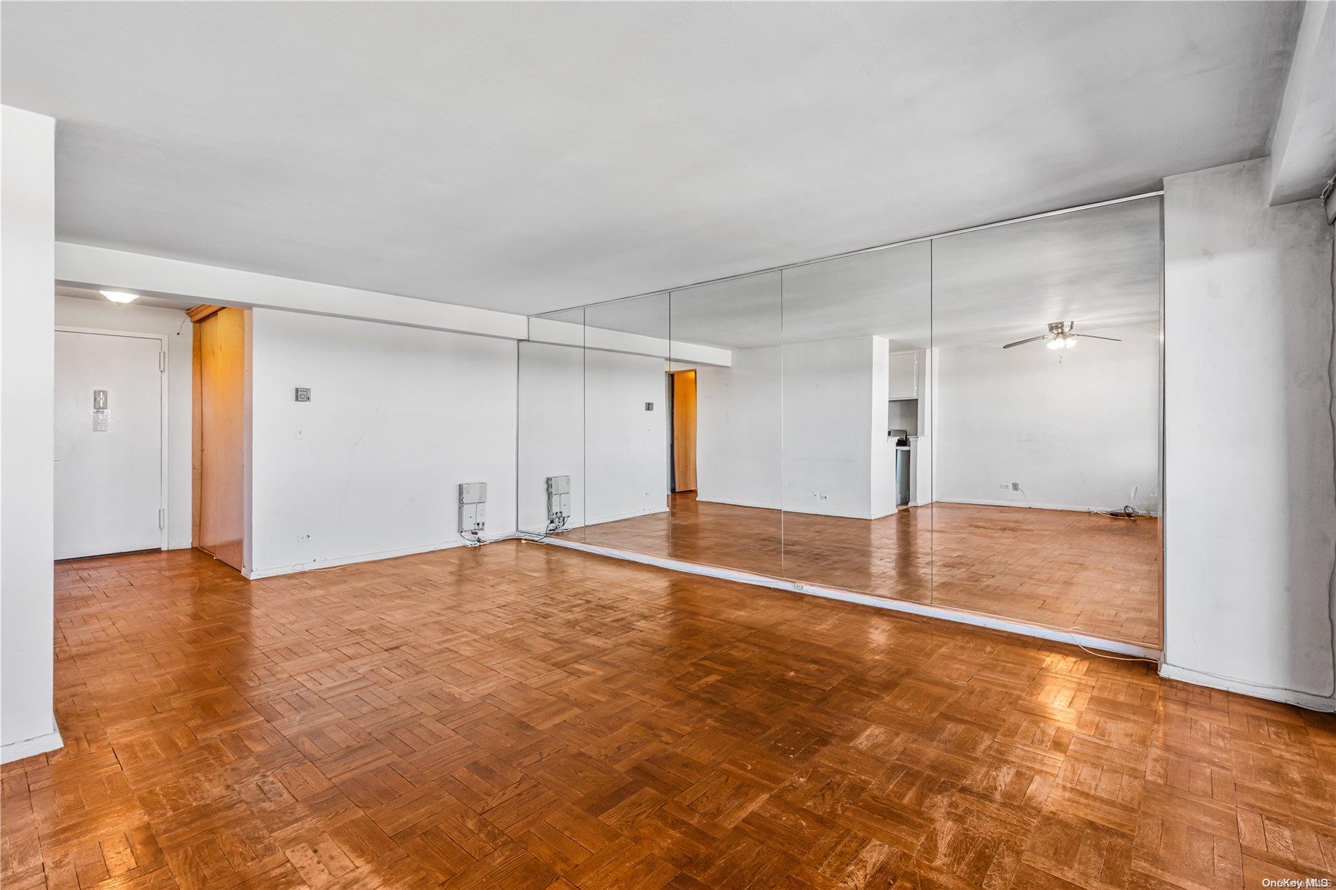 #10 photo, 17-85 215th Street, クイーンズ区 Bayside , NY 11360