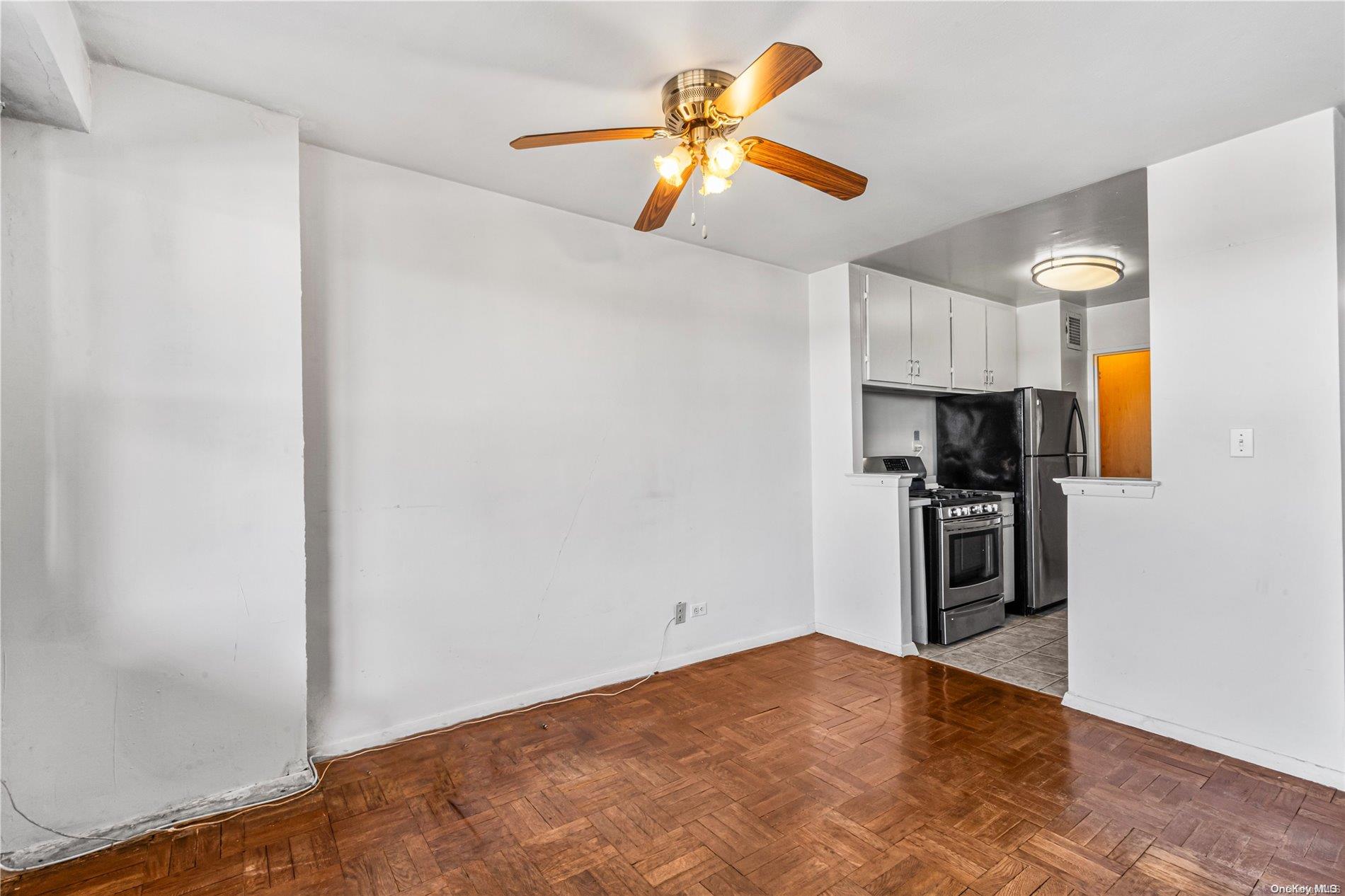 #11 photo, 17-85 215th Street, クイーンズ区 Bayside , NY 11360