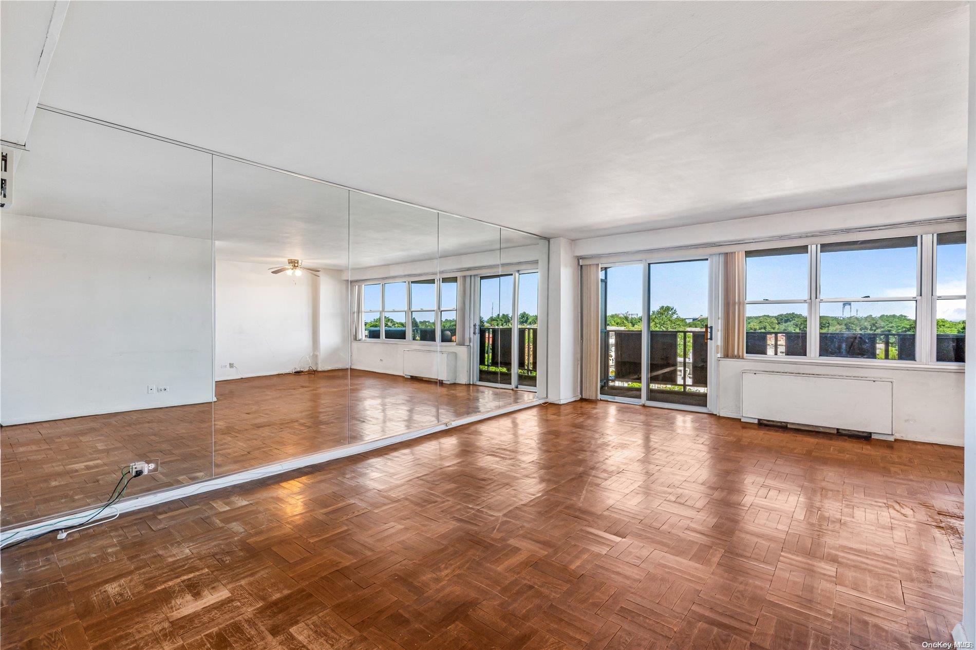 #8 photo, 17-85 215th Street, クイーンズ区 Bayside , NY 11360