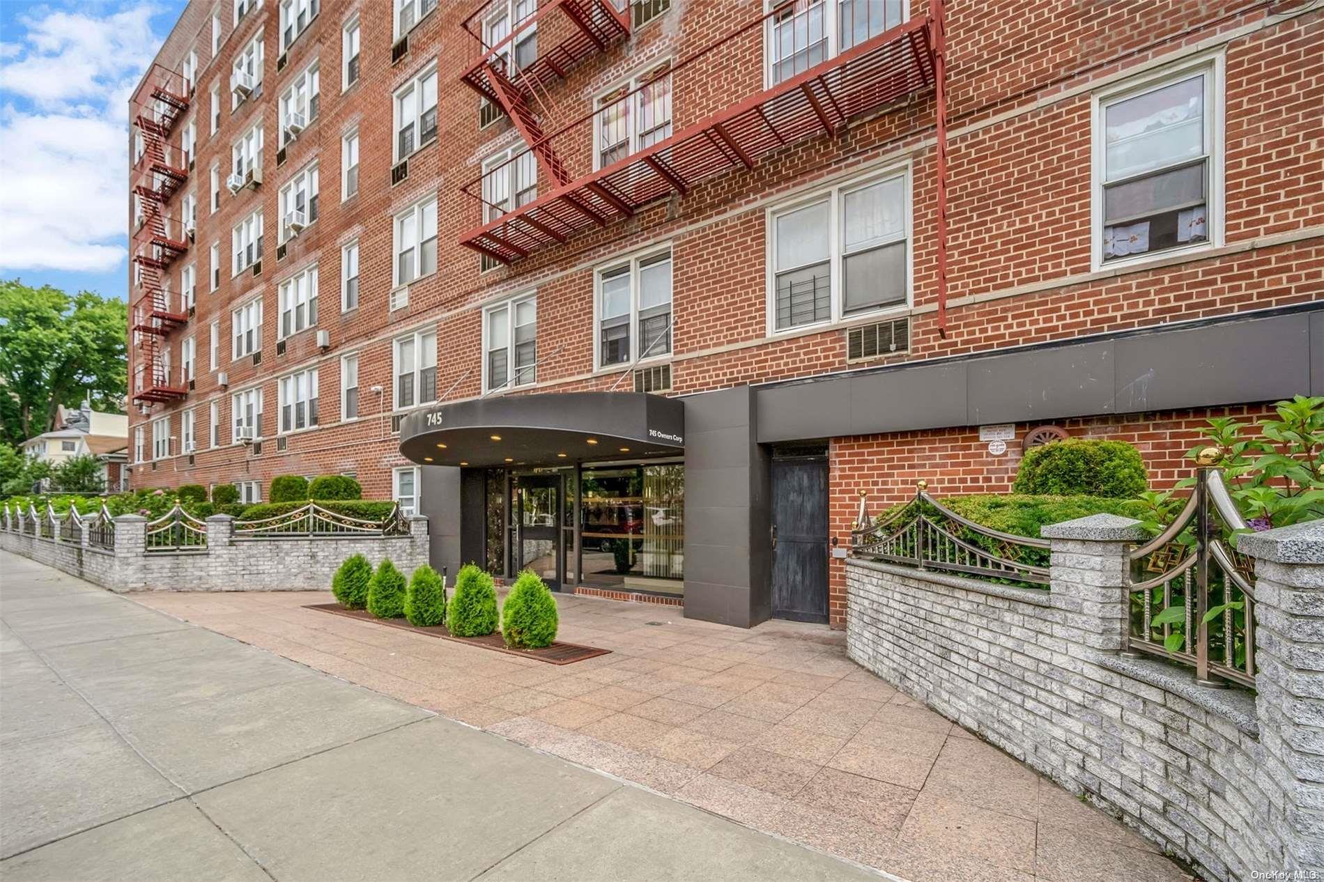 #1 photo, 745 E 31st Street, הברונקס Brooklyn , NY 11226