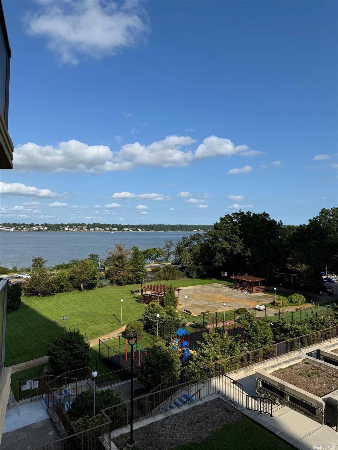 #16 photo, 17-85 215 Street, クイーンズ区 Bayside , NY 11360