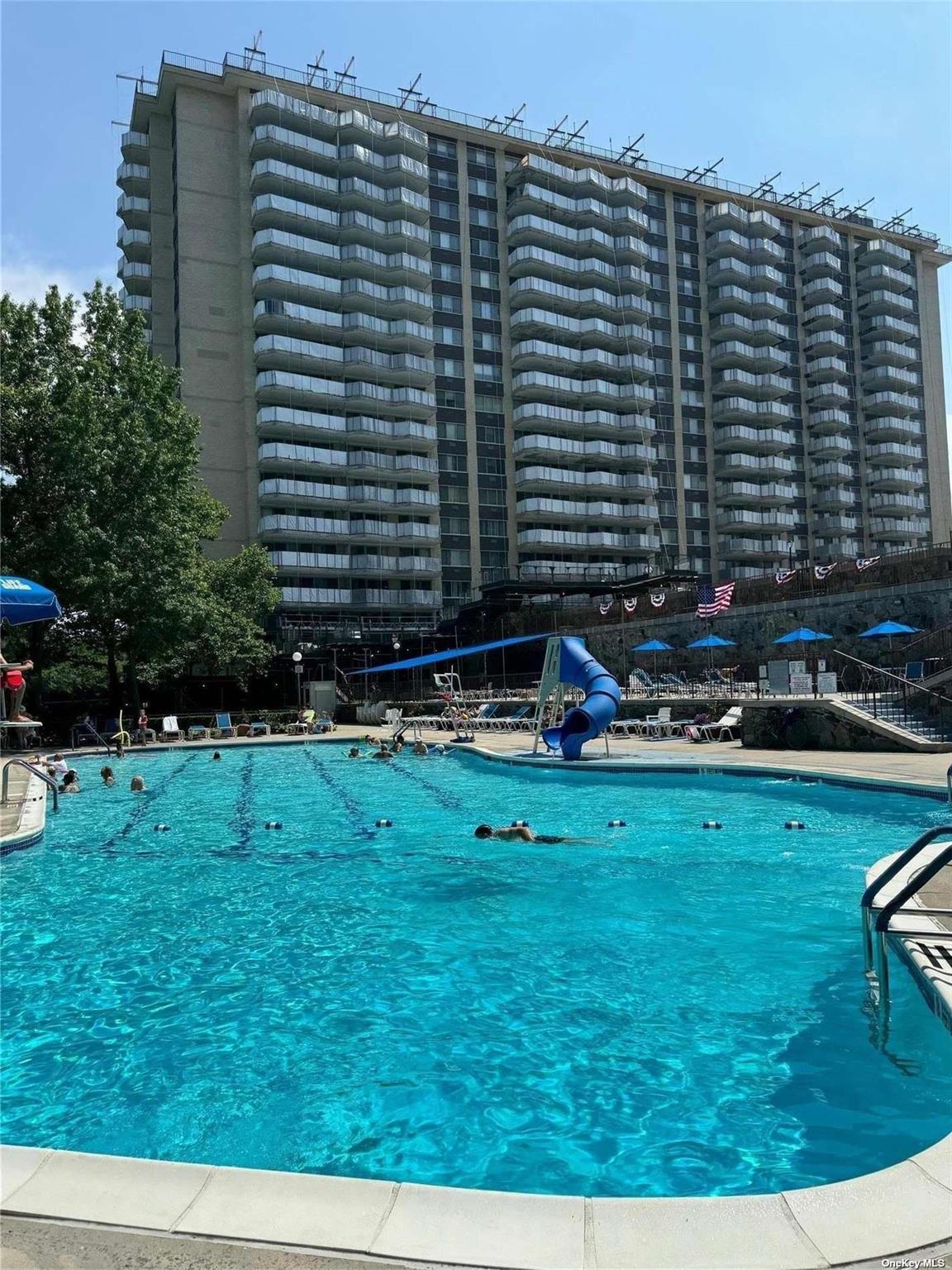 #2 photo, 17-85 215 Street, クイーンズ区 Bayside , NY 11360