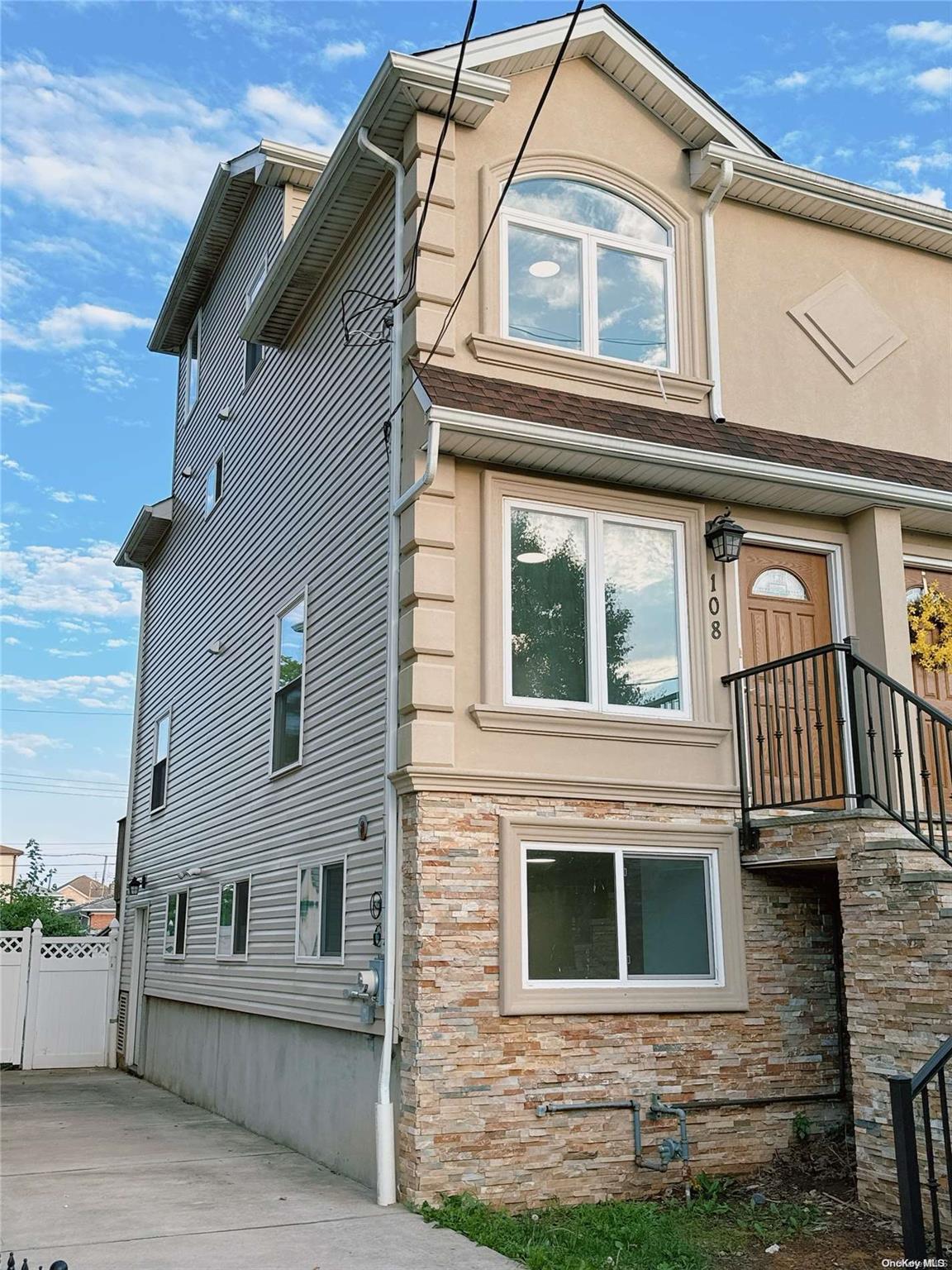 #1 photo, 108 Milton Avenue, 纽约州 Out Of Area Town , NY 10306