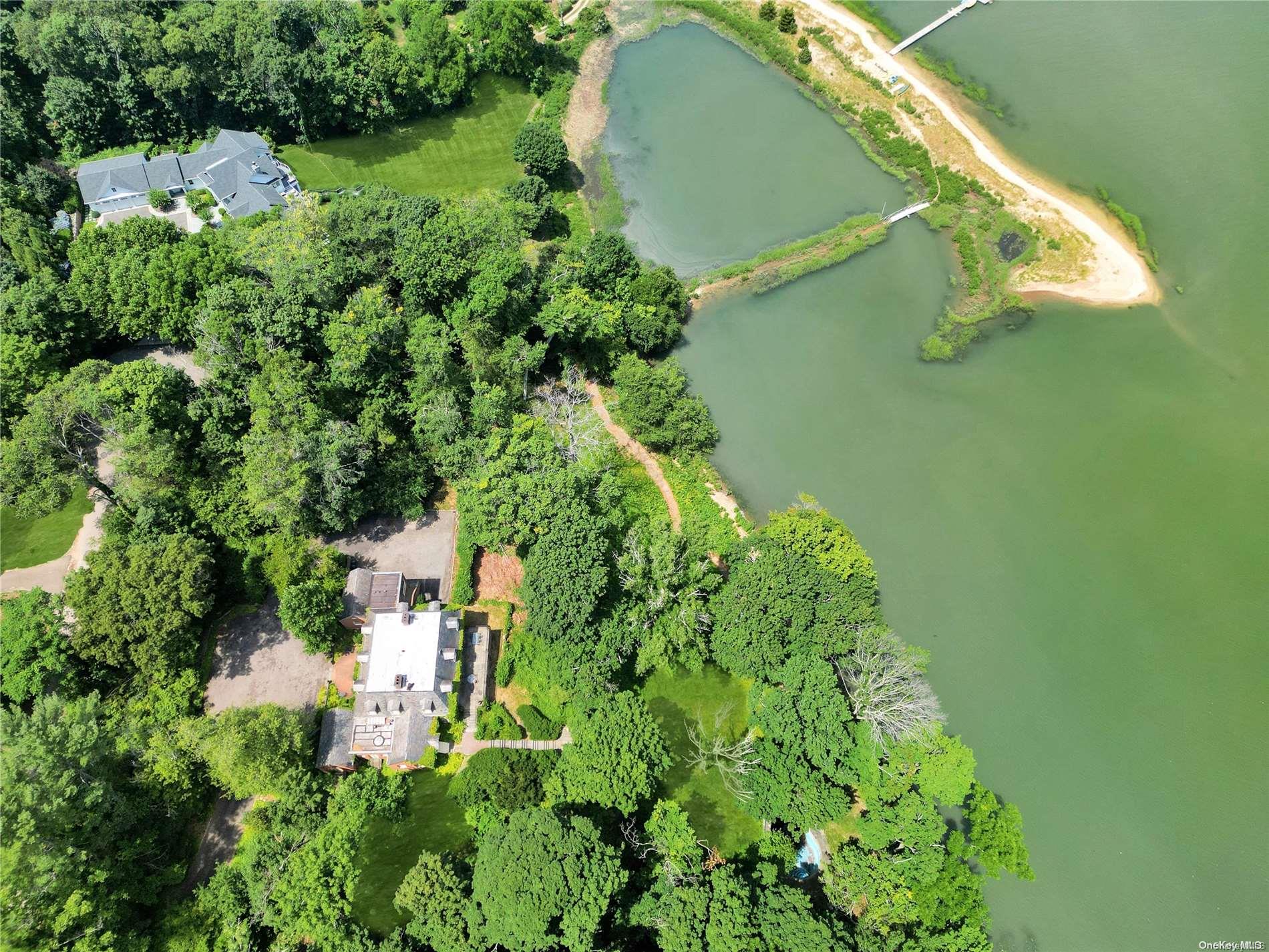 #2 photo, 30 Cove Woods Road, ナッソー郡 Oyster Bay Cove , NY 11771