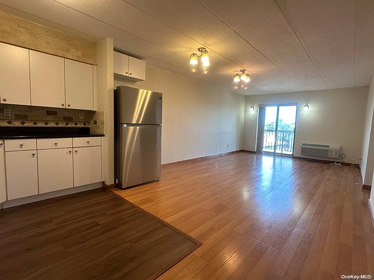 #1 photo, 213-02 42 Avenue, Bayside , NY 11361