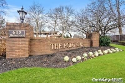 #1 photo, 615 Broadway, सफ़ोक काउंटी Amityville , NY 11701