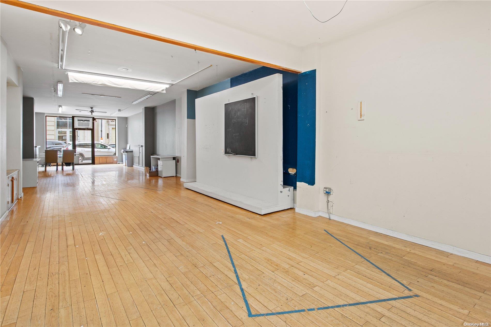 #3 photo, 14 Glen Street, ナッソー郡 Glen Cove , NY 11542