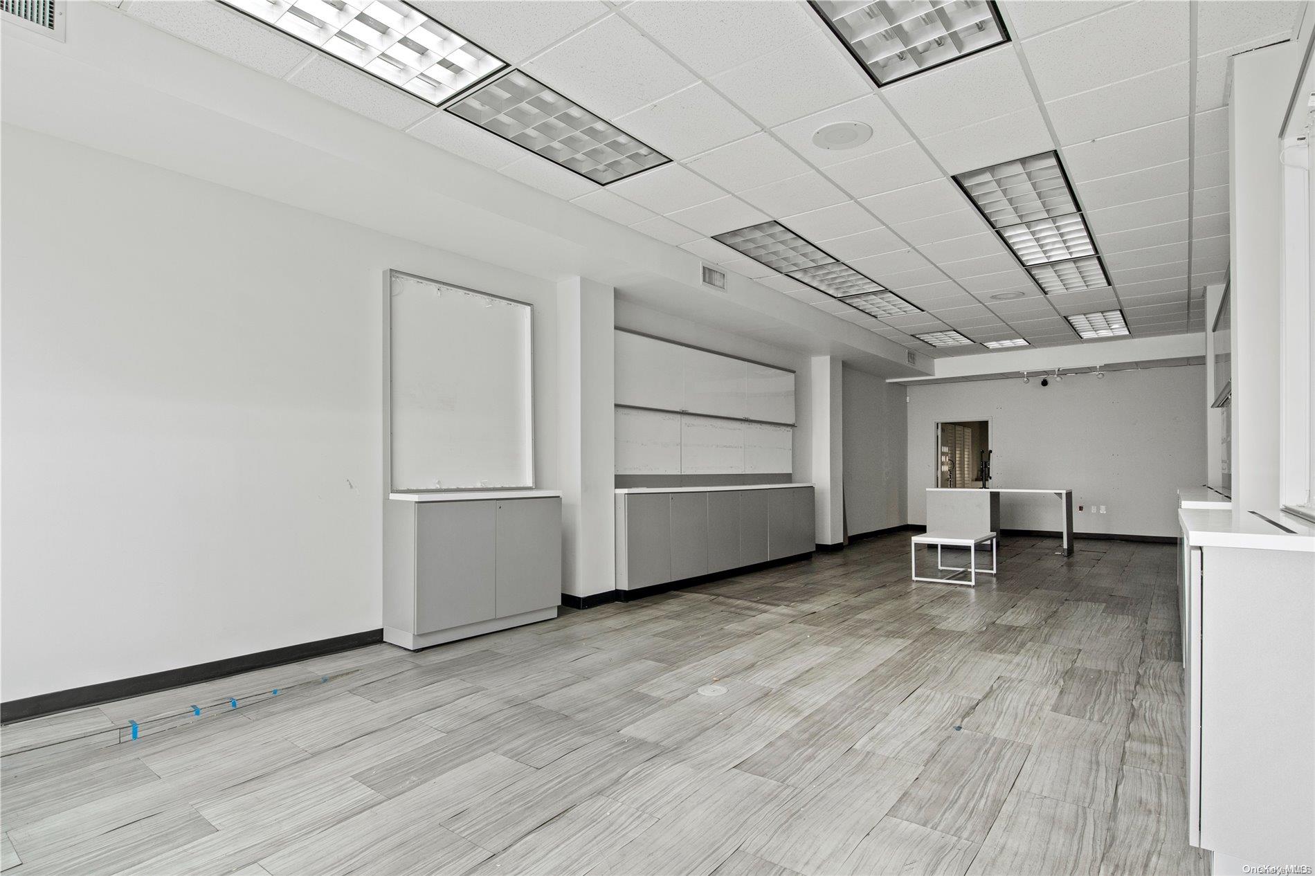 #2 photo, 20 Glen Street, ナッソー郡 Glen Cove , NY 11542