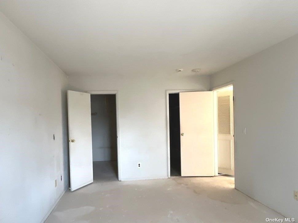 #10 photo, 92 Cambridge Drive, Copiague , NY 11726