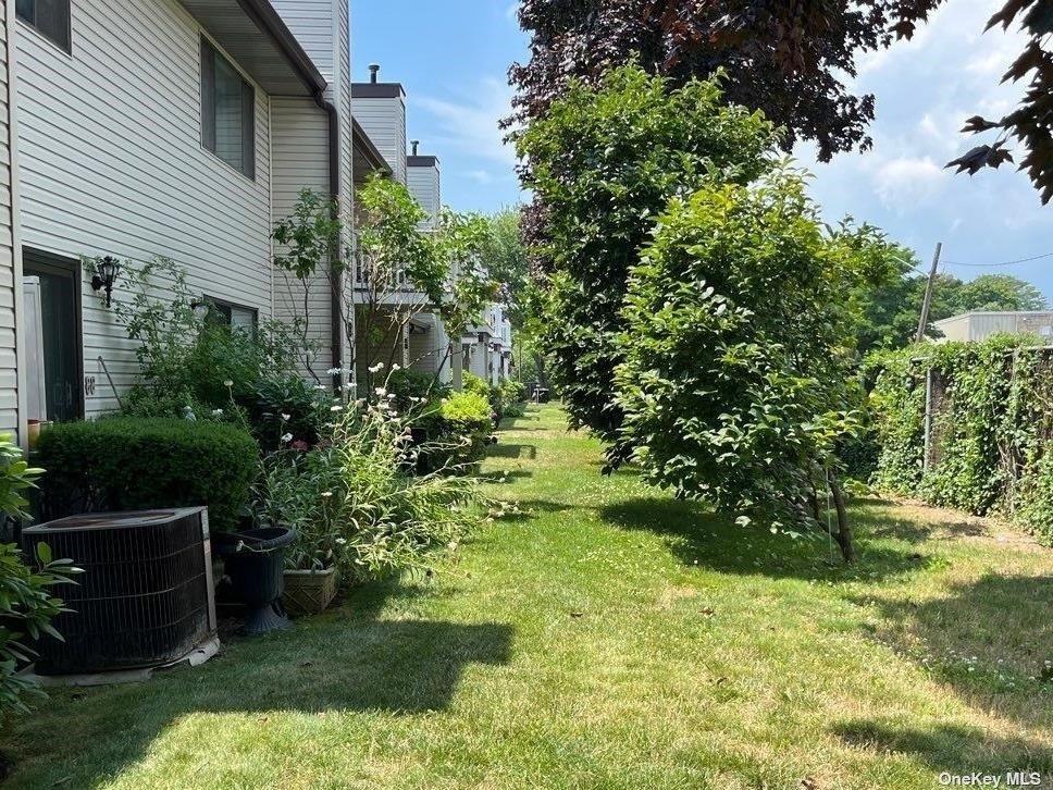 #3 photo, 92 Cambridge Drive, Copiague , NY 11726