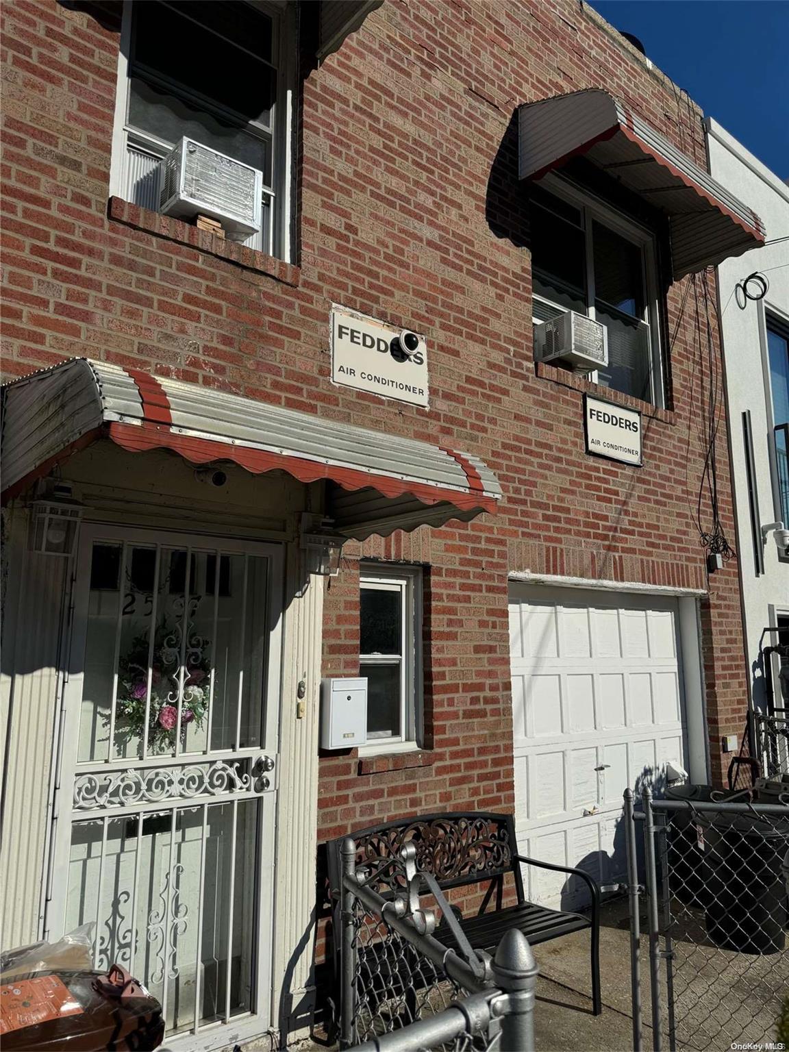 #2 photo, 25-37 48th Street, クイーンズ区 Astoria , NY 11103