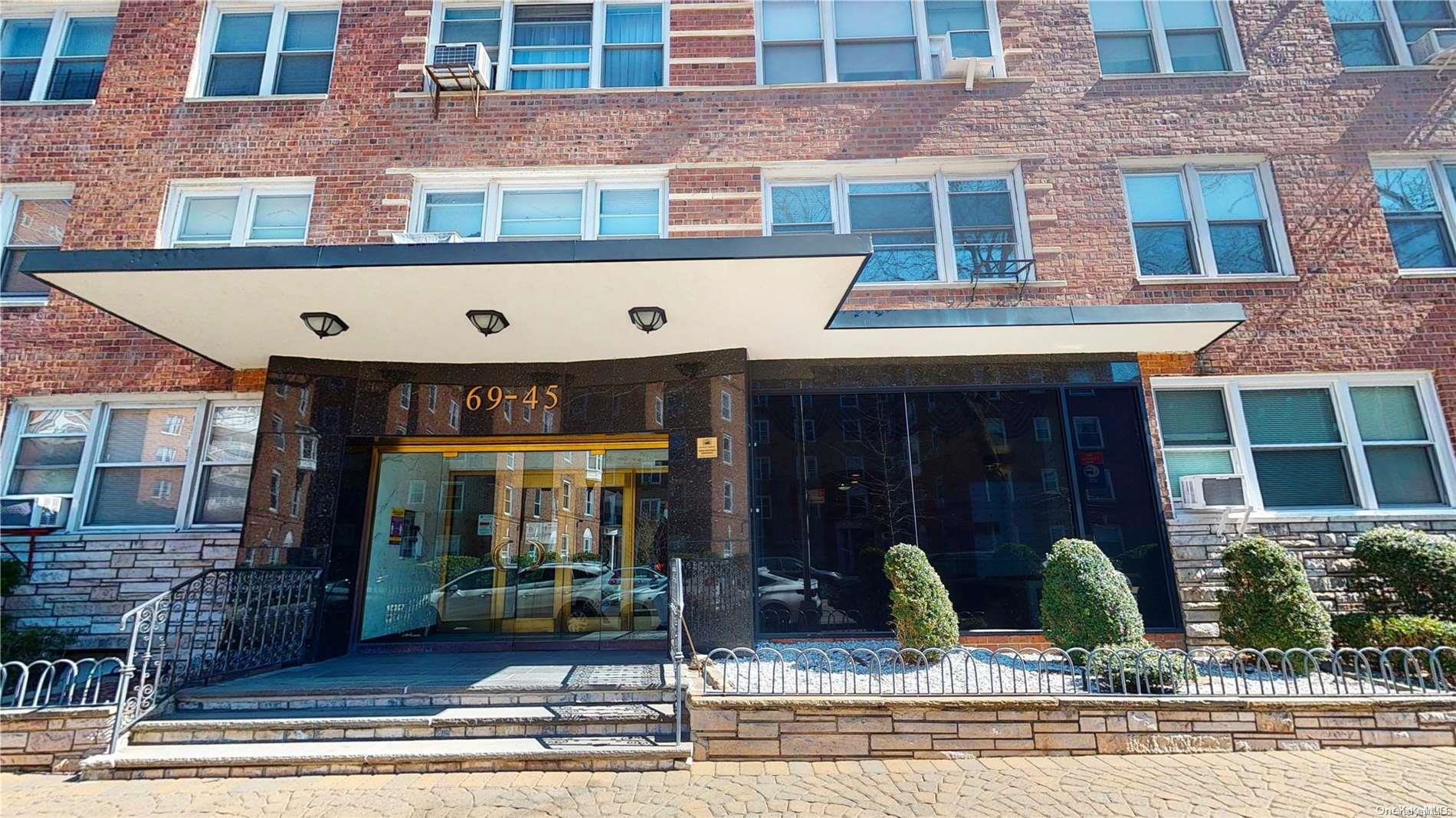 #1 photo, 69-45 108th Street, קווינס Forest Hills , NY 11375