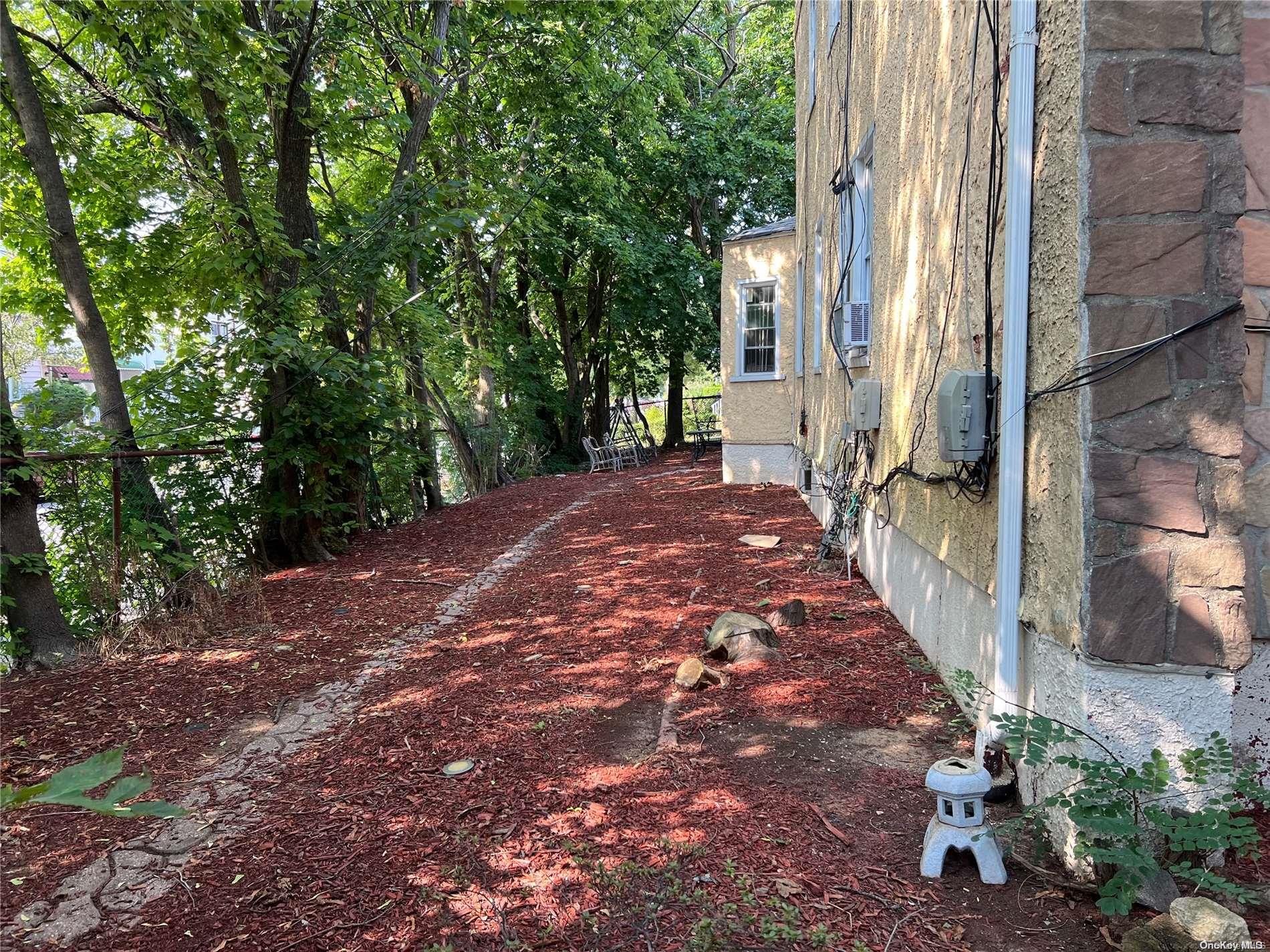 #4 photo, 233-01 Mentone Avenue, クイーンズ区 Laurelton , NY 11413