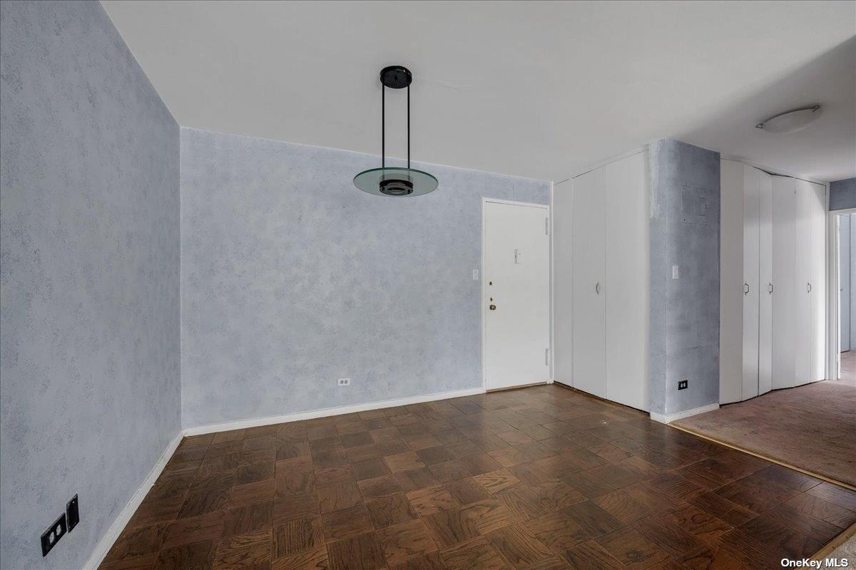 #5 photo, 61-20 Grand Central Parkway, クイーンズ区 Forest Hills , NY 11375