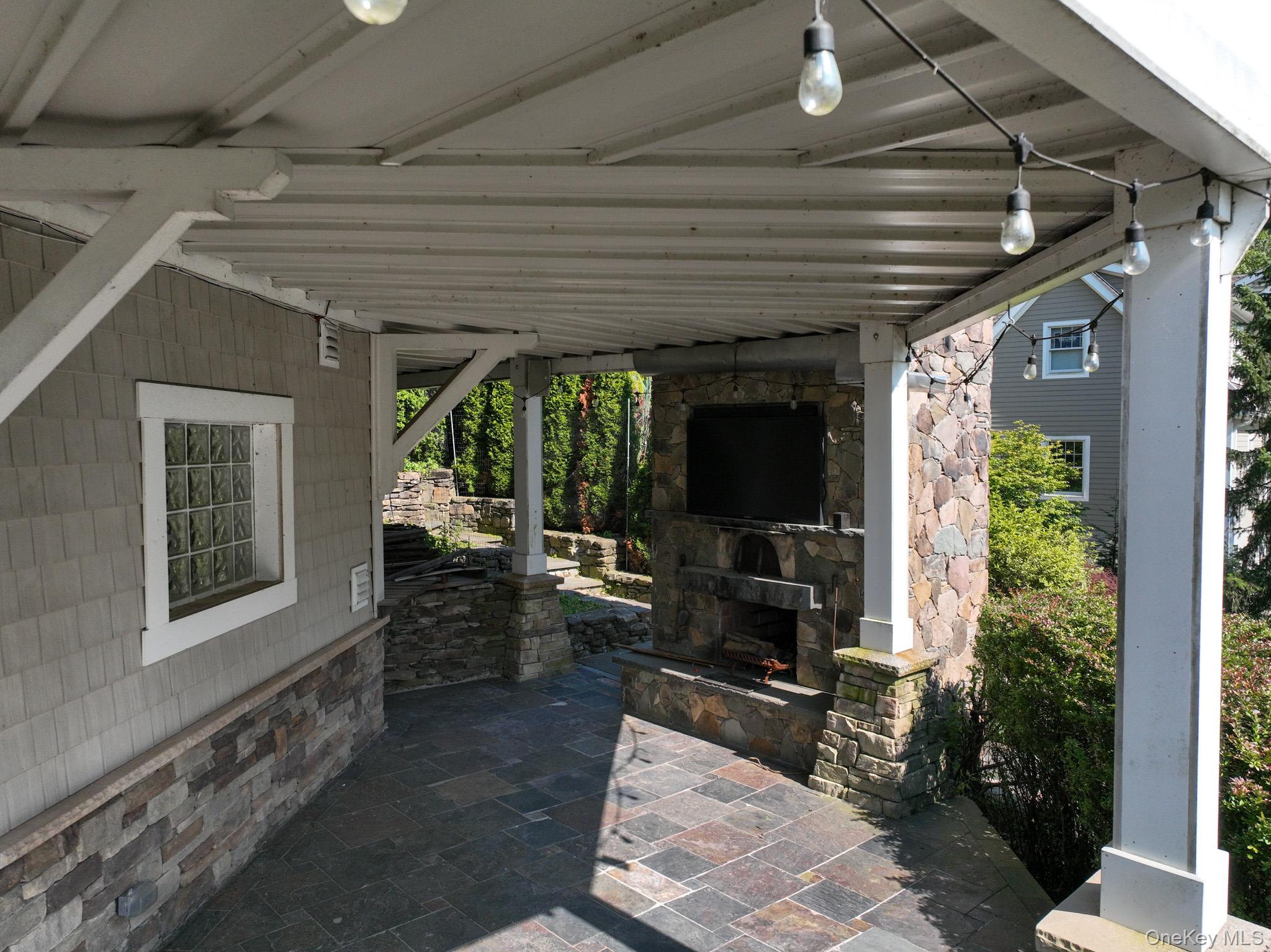 #8 photo, 33 Truesdale Lake Drive, South Salem , NY 10590