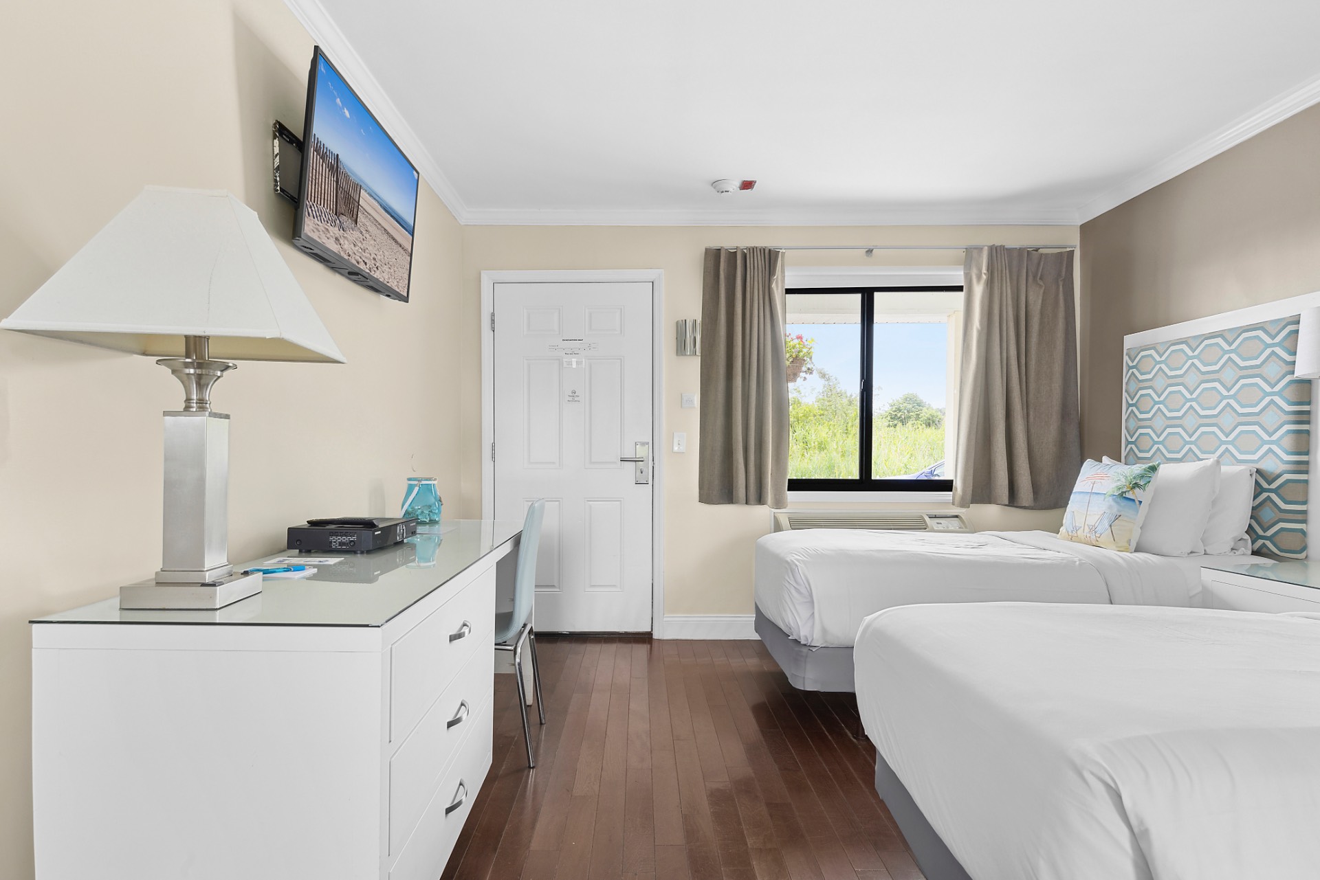 #21 photo, 53 West Tiana Road, サフォーク郡 Hampton Bays , NY 11946