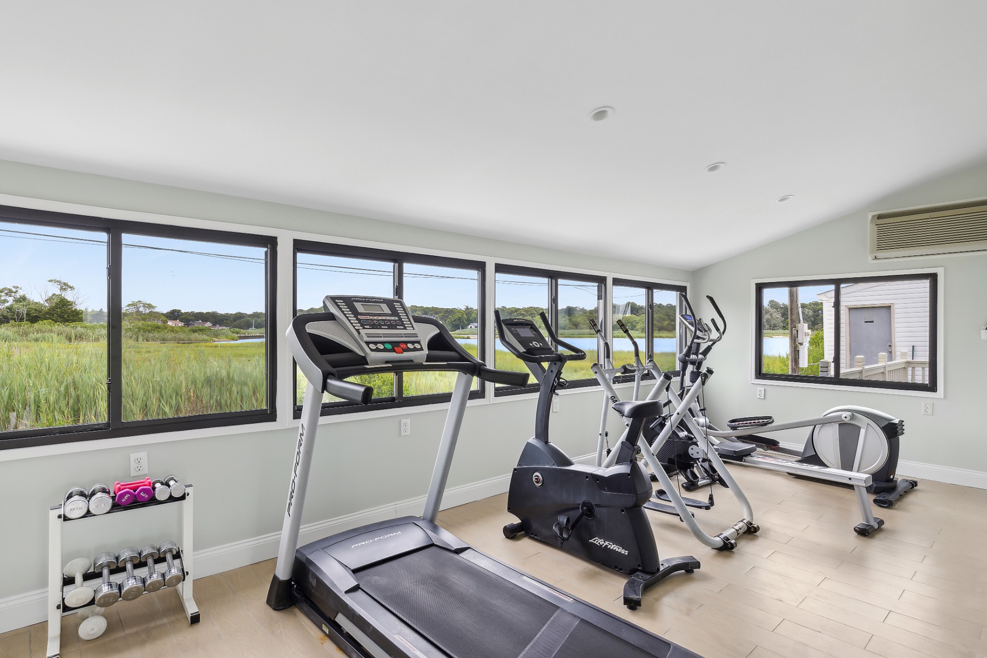 #9 photo, 53 West Tiana Road, サフォーク郡 Hampton Bays , NY 11946