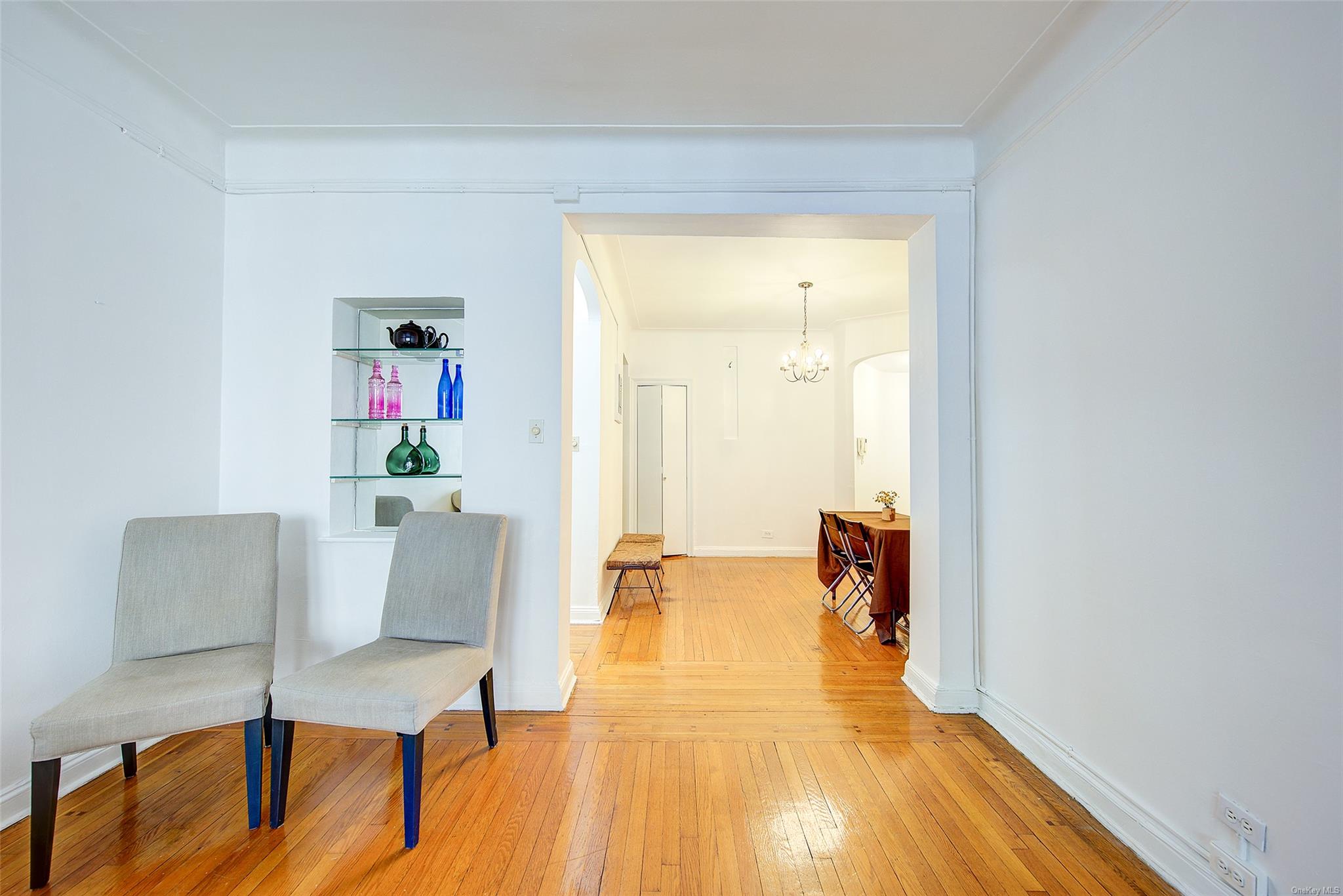 #13 photo, 77-12 35 Avenue, クイーンズ区 Jackson Heights , NY 11372