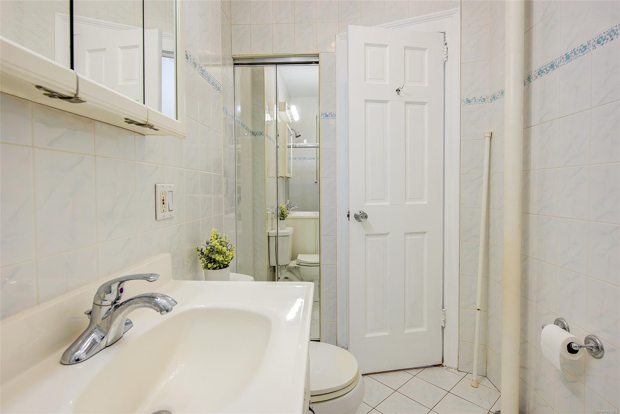 #16 photo, 77-12 35 Avenue, クイーンズ区 Jackson Heights , NY 11372