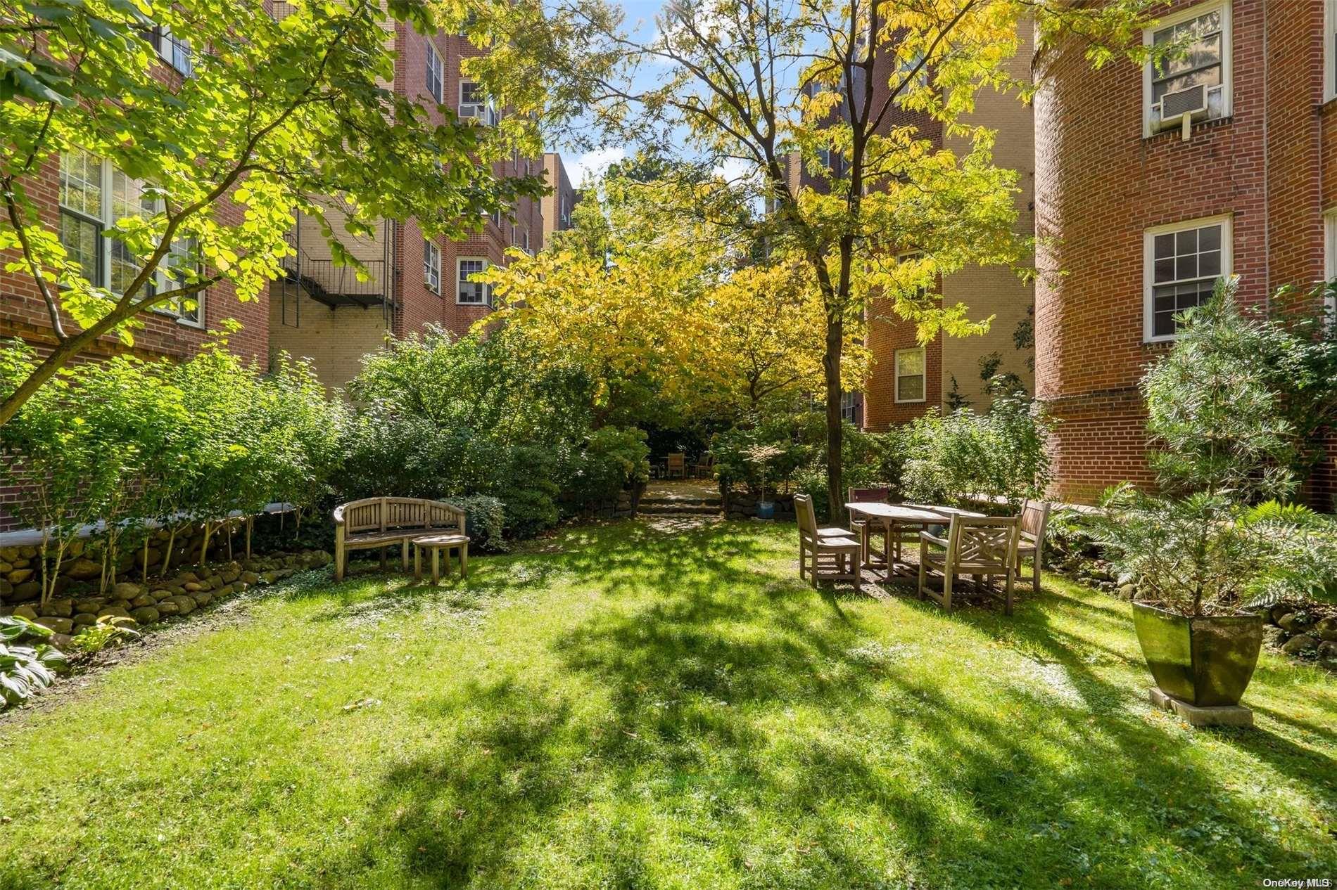 #19 photo, 77-12 35 Avenue, クイーンズ区 Jackson Heights , NY 11372