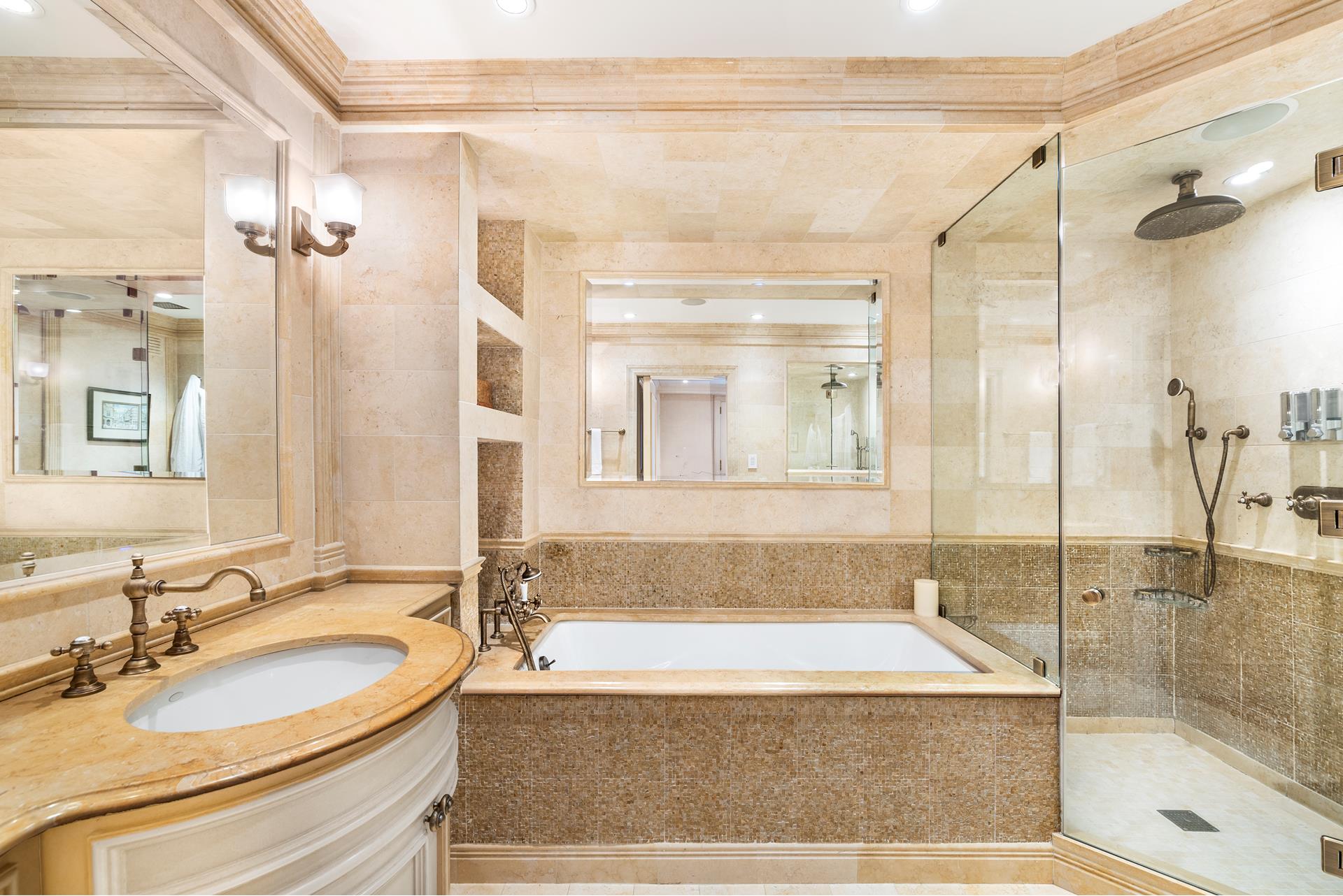 #13 photo, 160 CENTRAL Park S, マンハッタン Central Park South , NY 10019