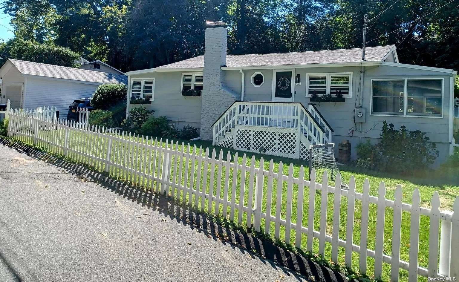 #1 photo, 23 Cedar Valley Lane, سوفولك Huntington , NY 11743