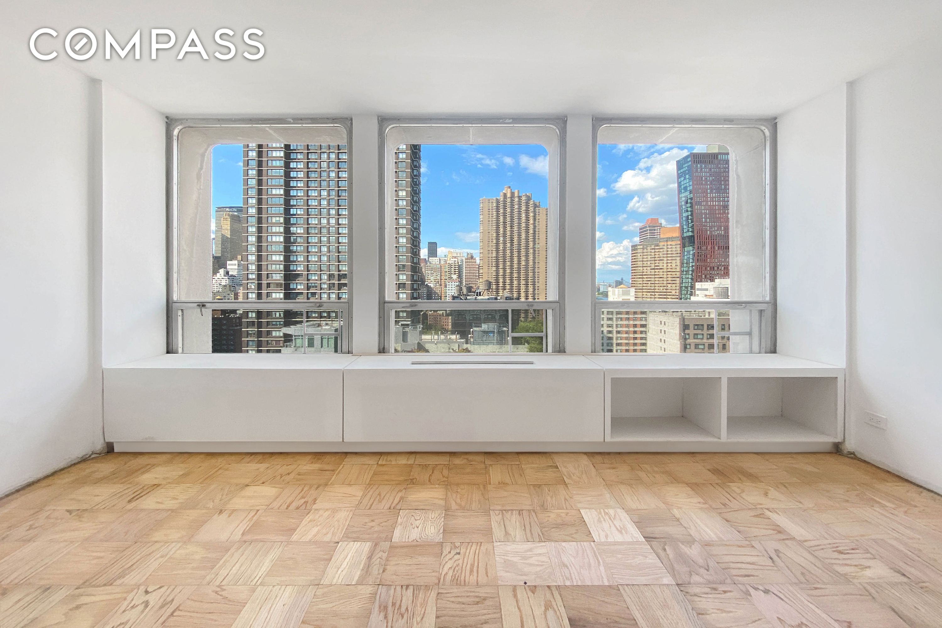 #1 photo, 300 E 33rd Street, 曼哈頓 基普斯湾 Kips Bay , NY 10016