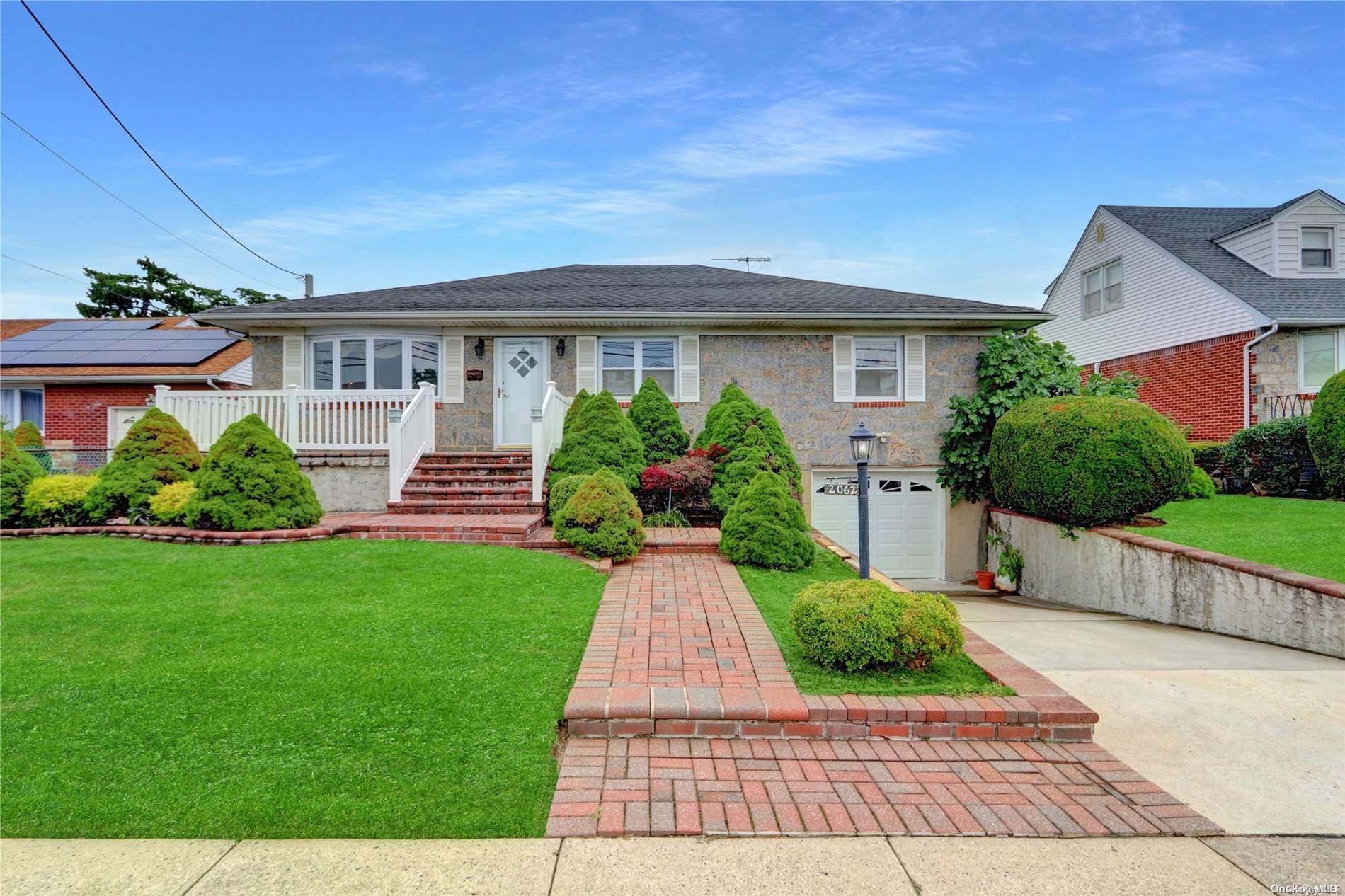 #1 photo, 2062 Hoffman Avenue, ナッソー郡 Elmont , NY 11003