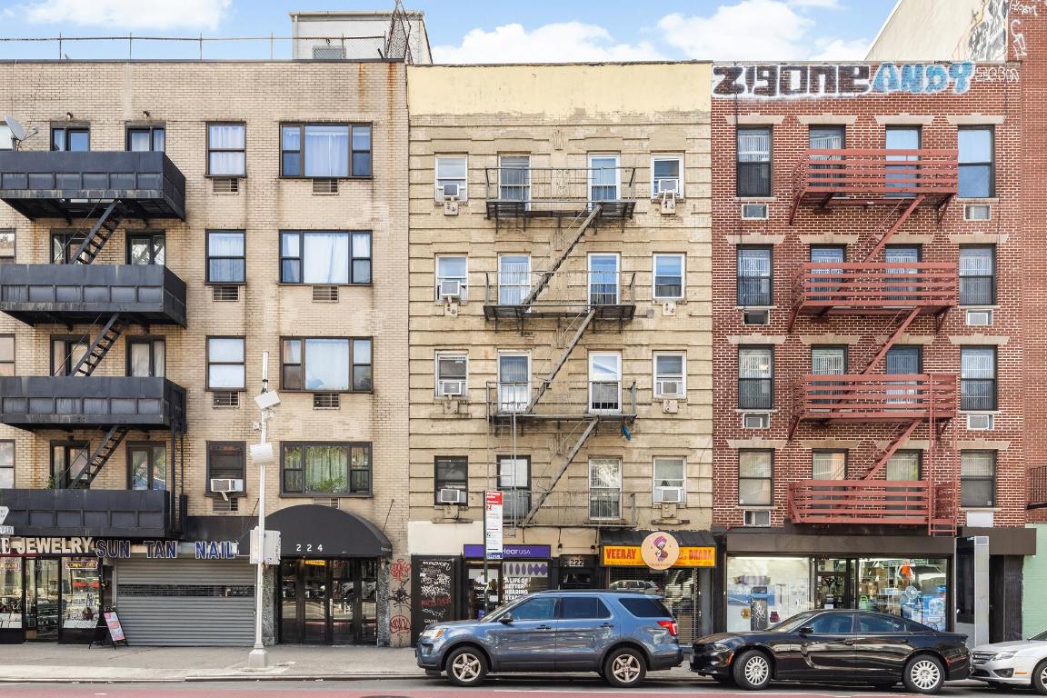 #7 photo, 222 1ST Avenue, マンハッタン East Village , NY 10009