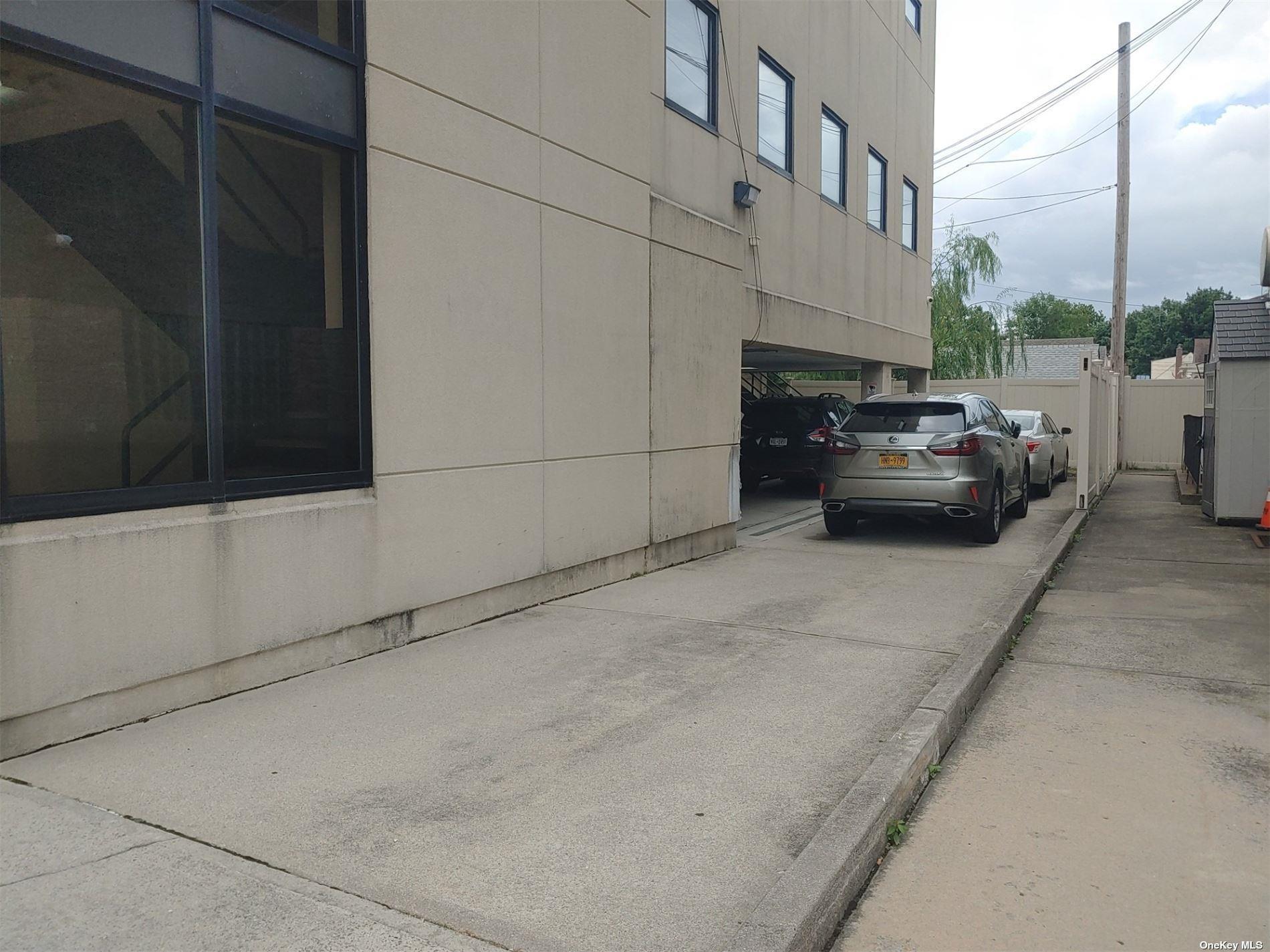 #13 photo, 257-10 Union  Turnpike, クイーンズ区 Glen Oaks , NY 11004