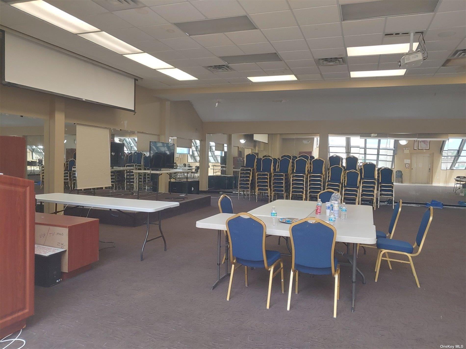 #2 photo, 257-10 Union  Turnpike, クイーンズ区 Glen Oaks , NY 11004