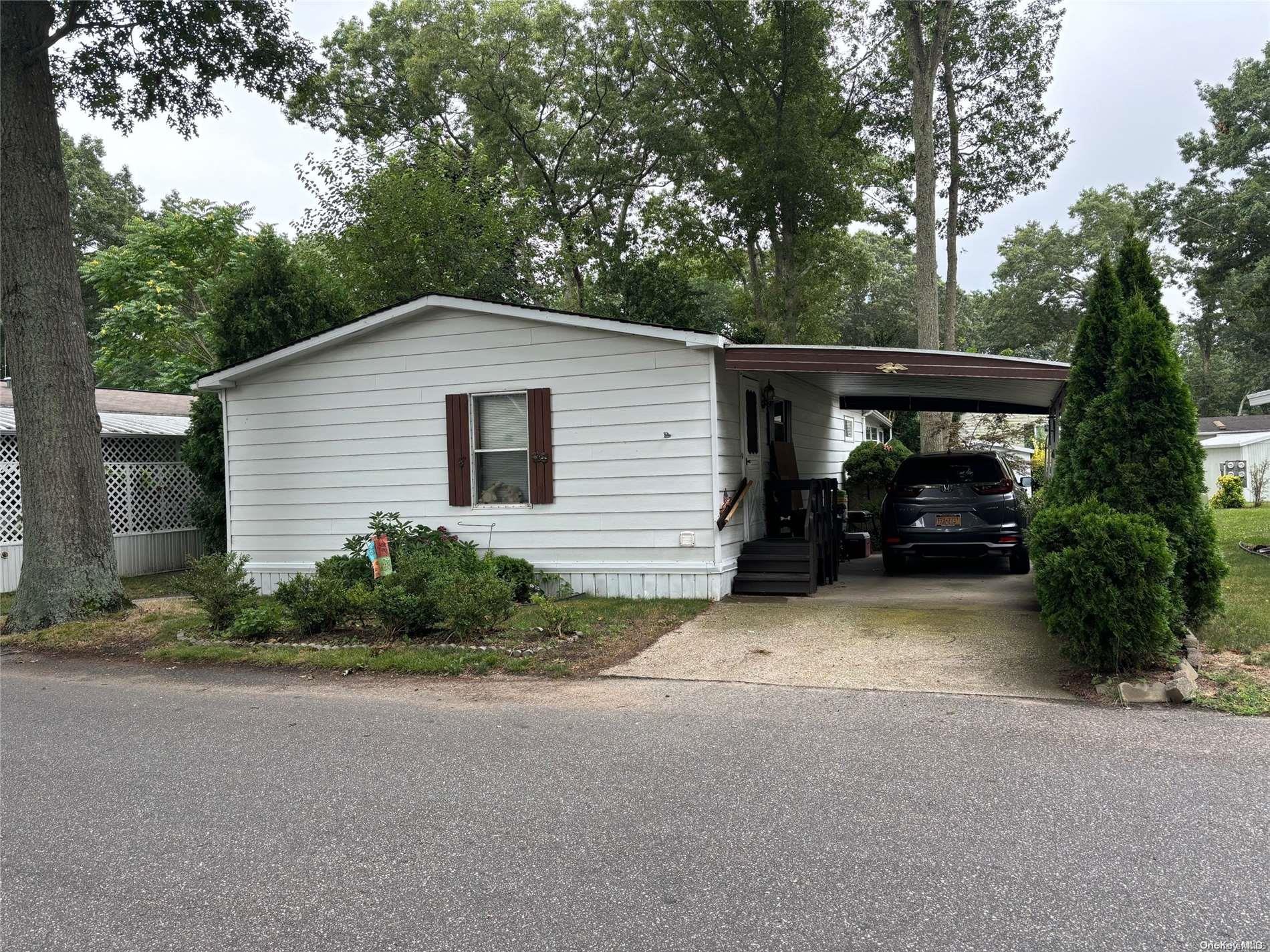 #1 photo, 1661-14 Old Country Road, Riverhead , NY 11901